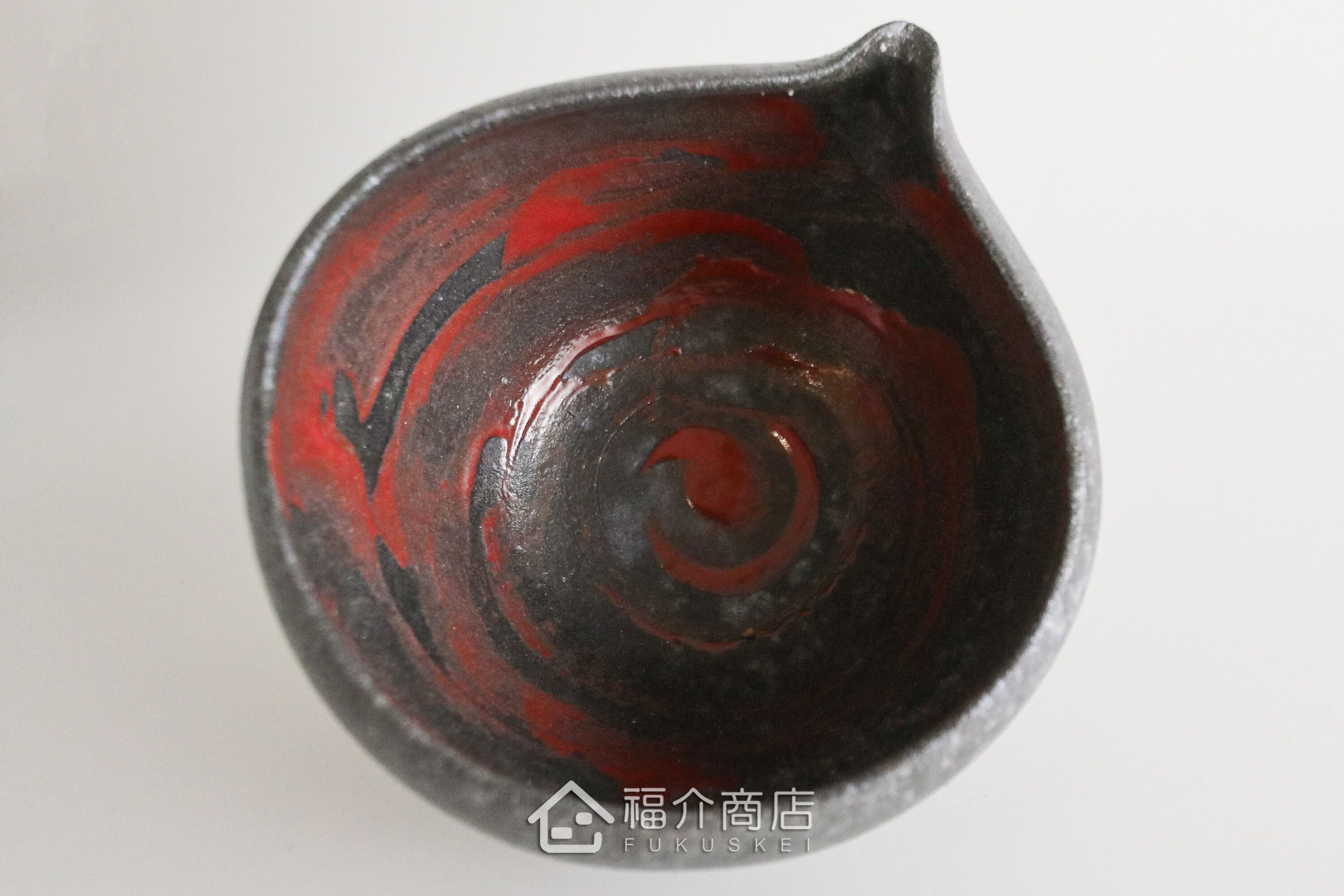 除了作為抹茶碗，亦是餐桌上極具特色的盛裝食器