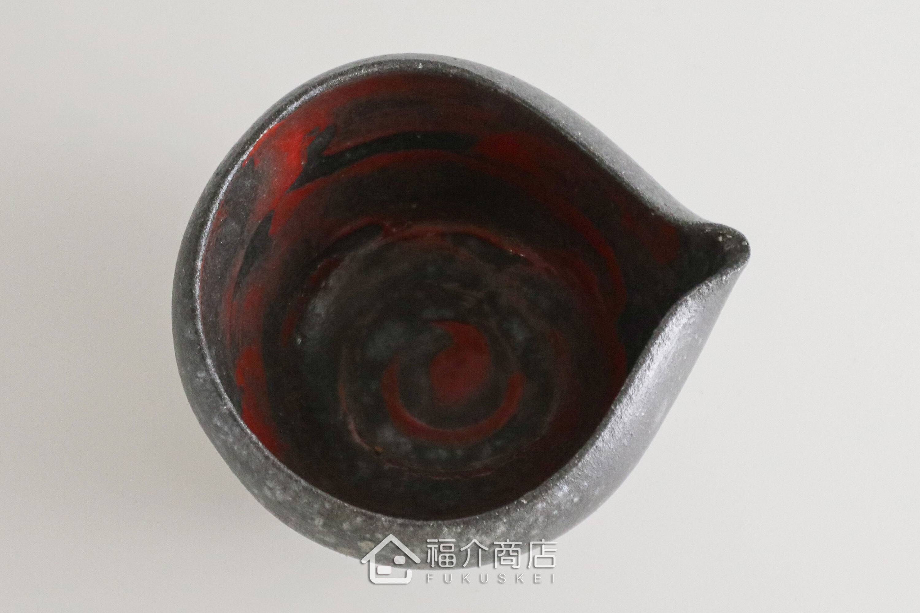 除了作為抹茶碗，亦是餐桌上極具特色的盛裝食器