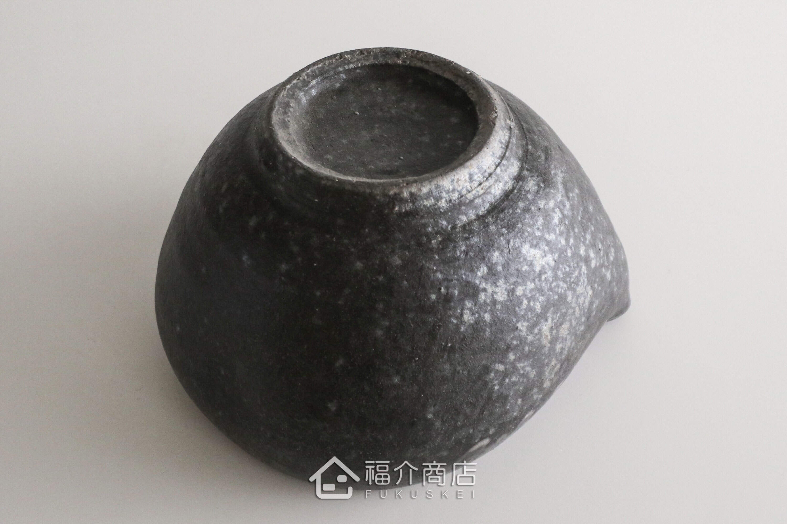 除了作為抹茶碗，亦是餐桌上極具特色的盛裝食器