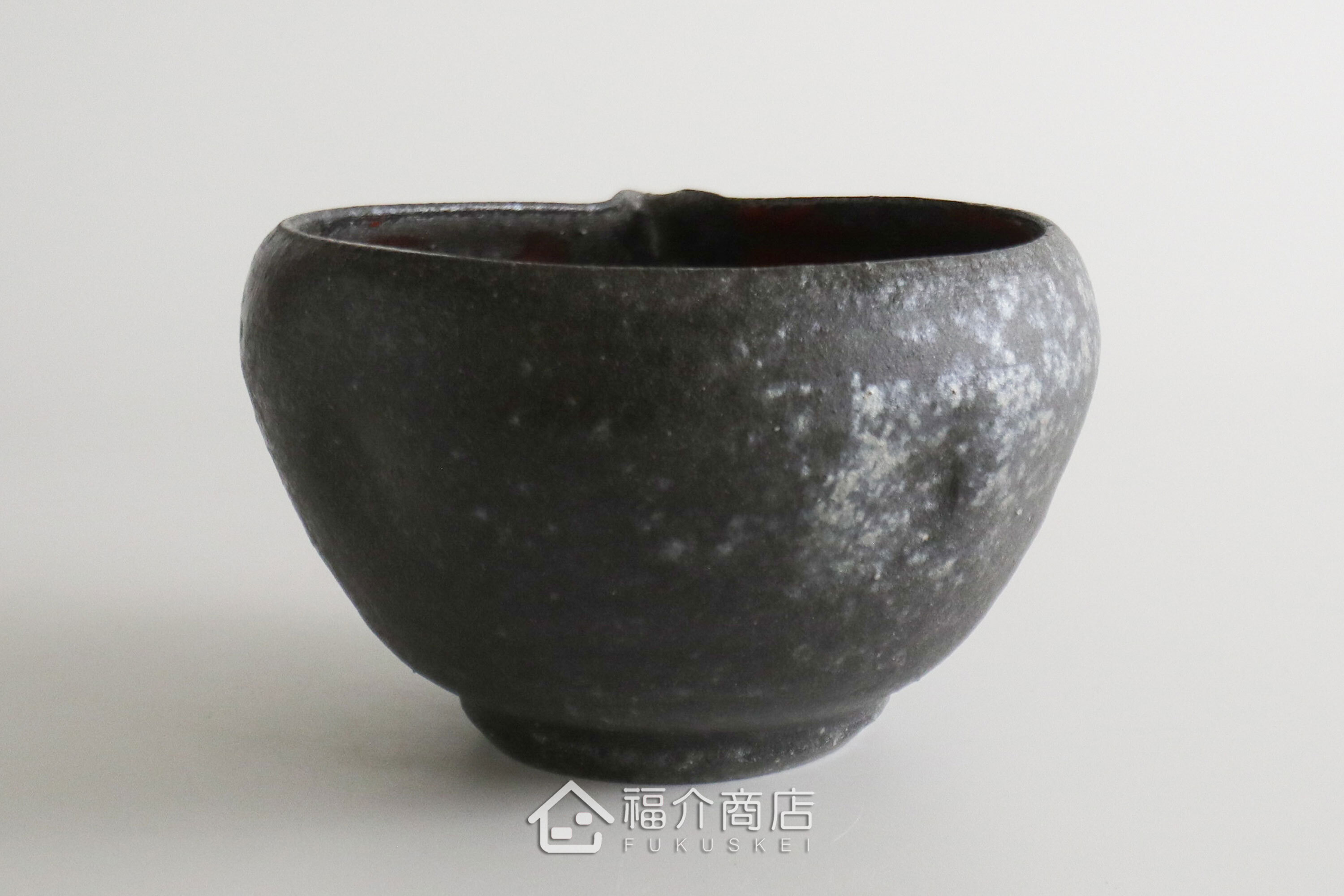 除了作為抹茶碗，亦是餐桌上極具特色的盛裝食器