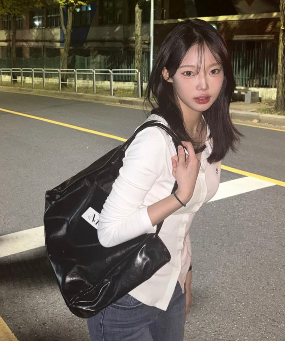#預購 🇰🇷韓國 MUCENT 男女款 白色皮革標籤肩背包 2色