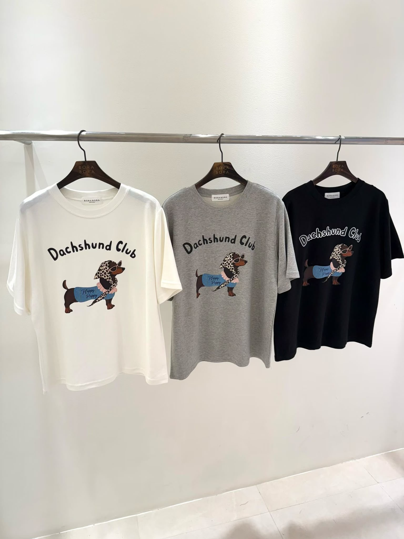 KK53 臘腸狗Tee（三色）