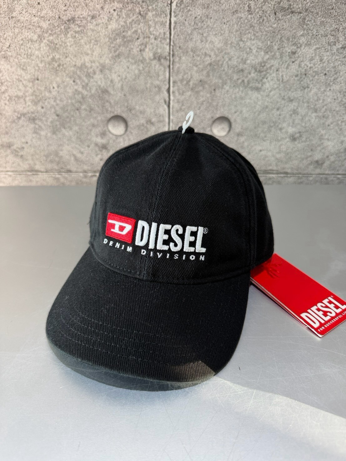 DIESEL 經典刺繡字體Logo黑色老帽