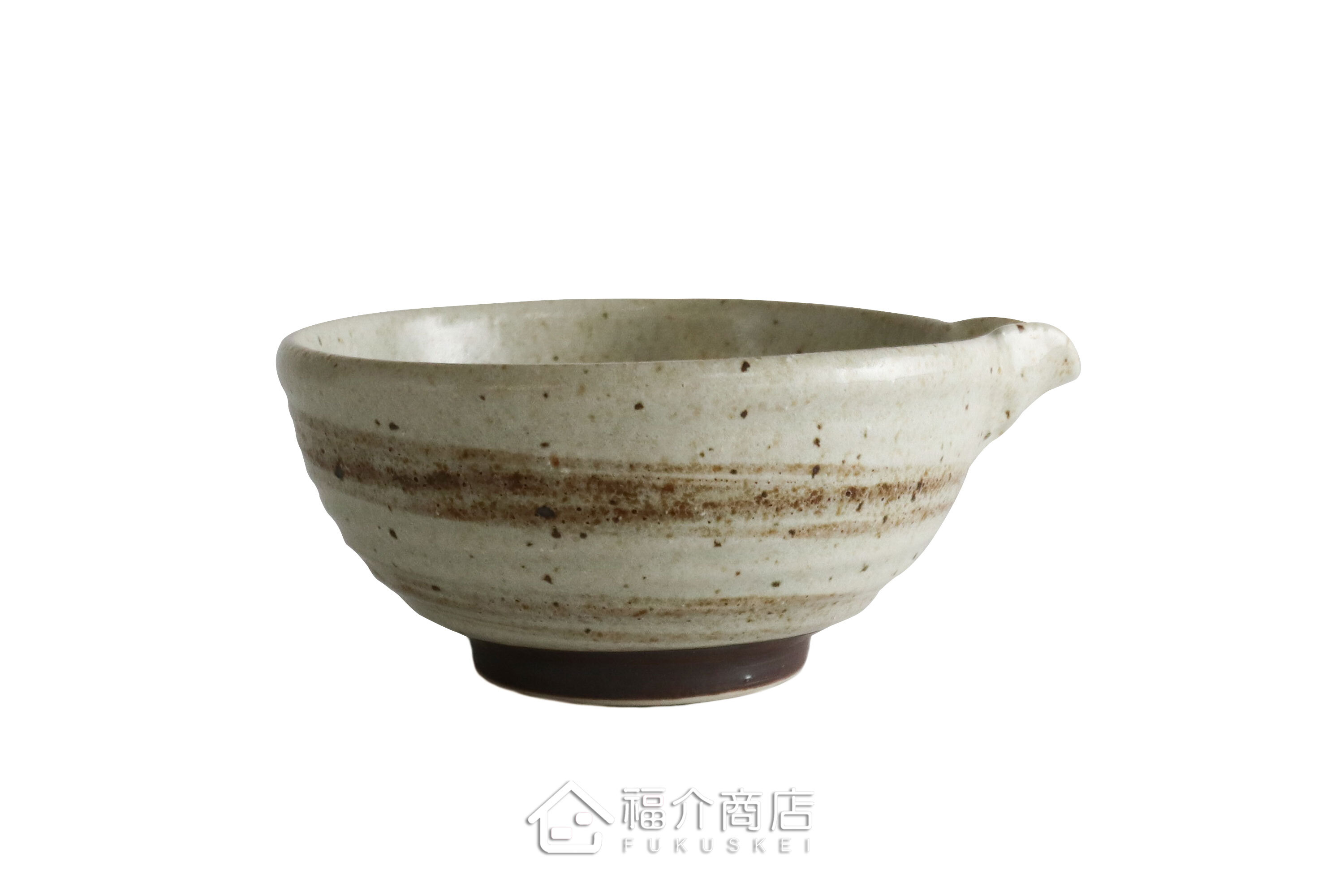 除了作為抹茶碗，也是餐桌上極具特色的盛裝食器，日式小菜、燉煮料理到沙拉、甜點，這款片口鉢都能輕鬆駕馭