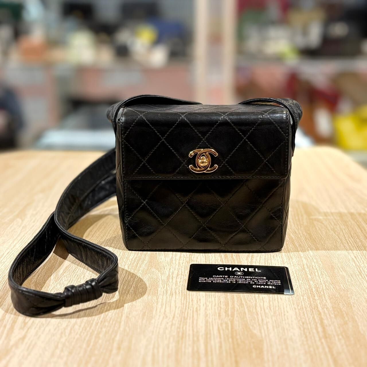 98%NEW二手CHANEL斜揹袋, 黑色/羊皮, 金色雙C轉扣, Vintage Black Lambskin, Small Box Shoulder Bag, #香奈兒中古袋, #香榭站正品