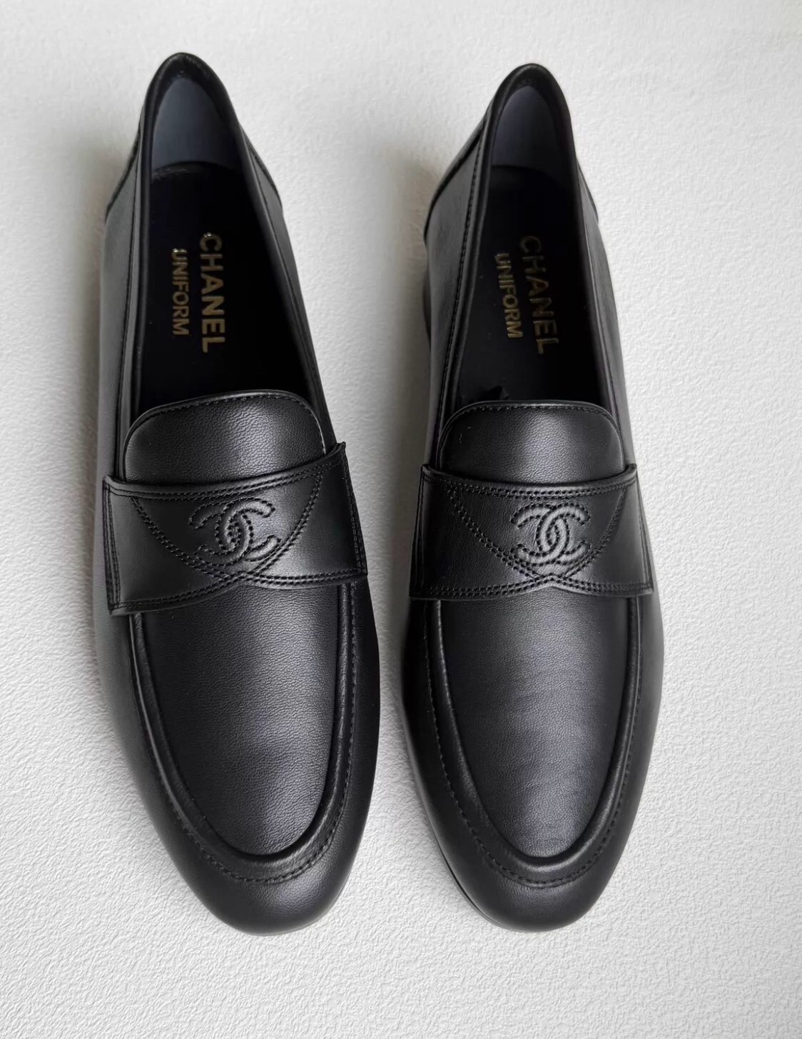 Chanel 雙C Logo羊皮樂福鞋 UNIFORM