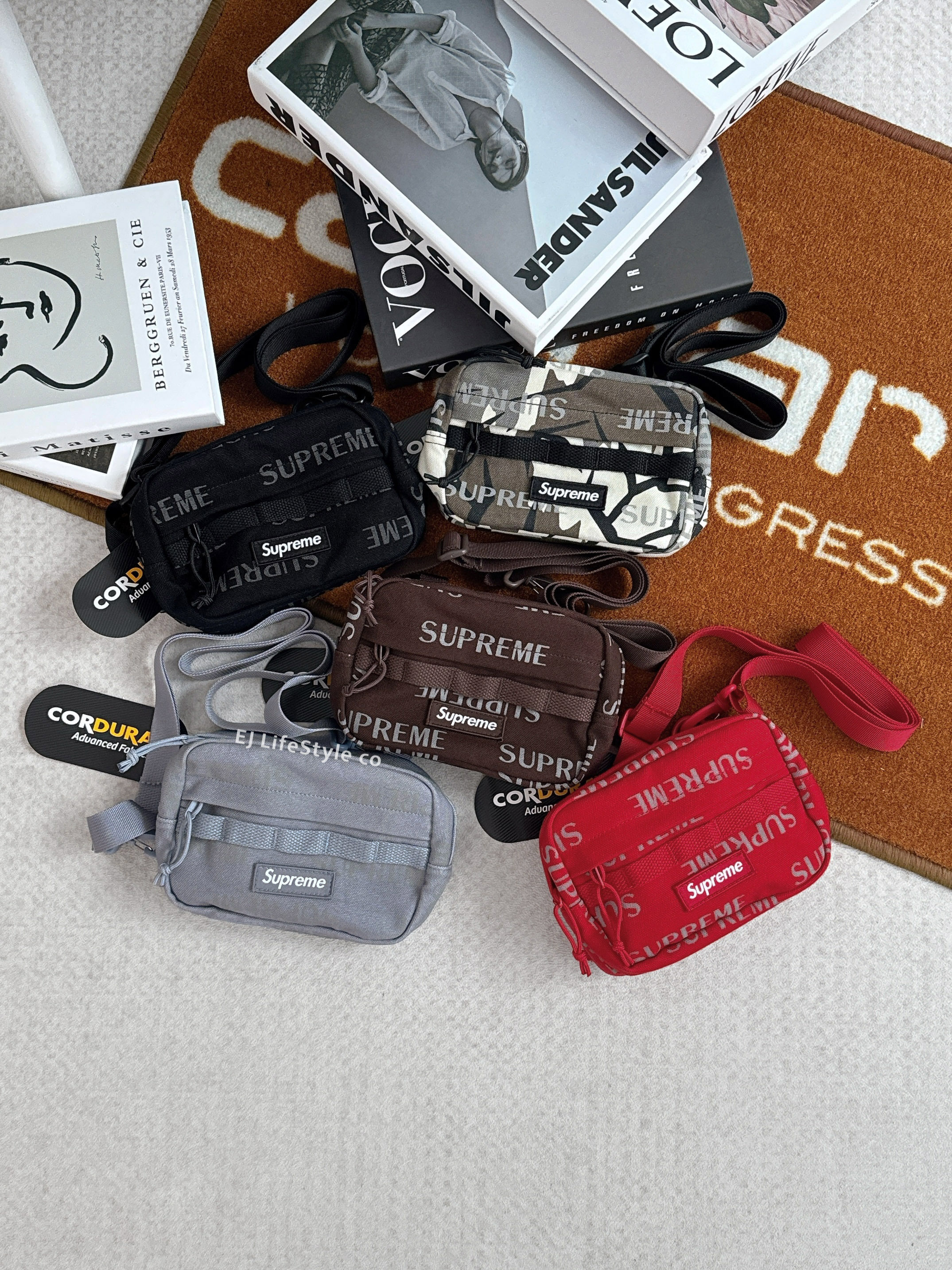 🇯🇵 SUPREME 26FW MINI SHOULDER BAG CORDURA® 滿版字體 反光 LOGO 小包 側背包 腰包 / 現貨