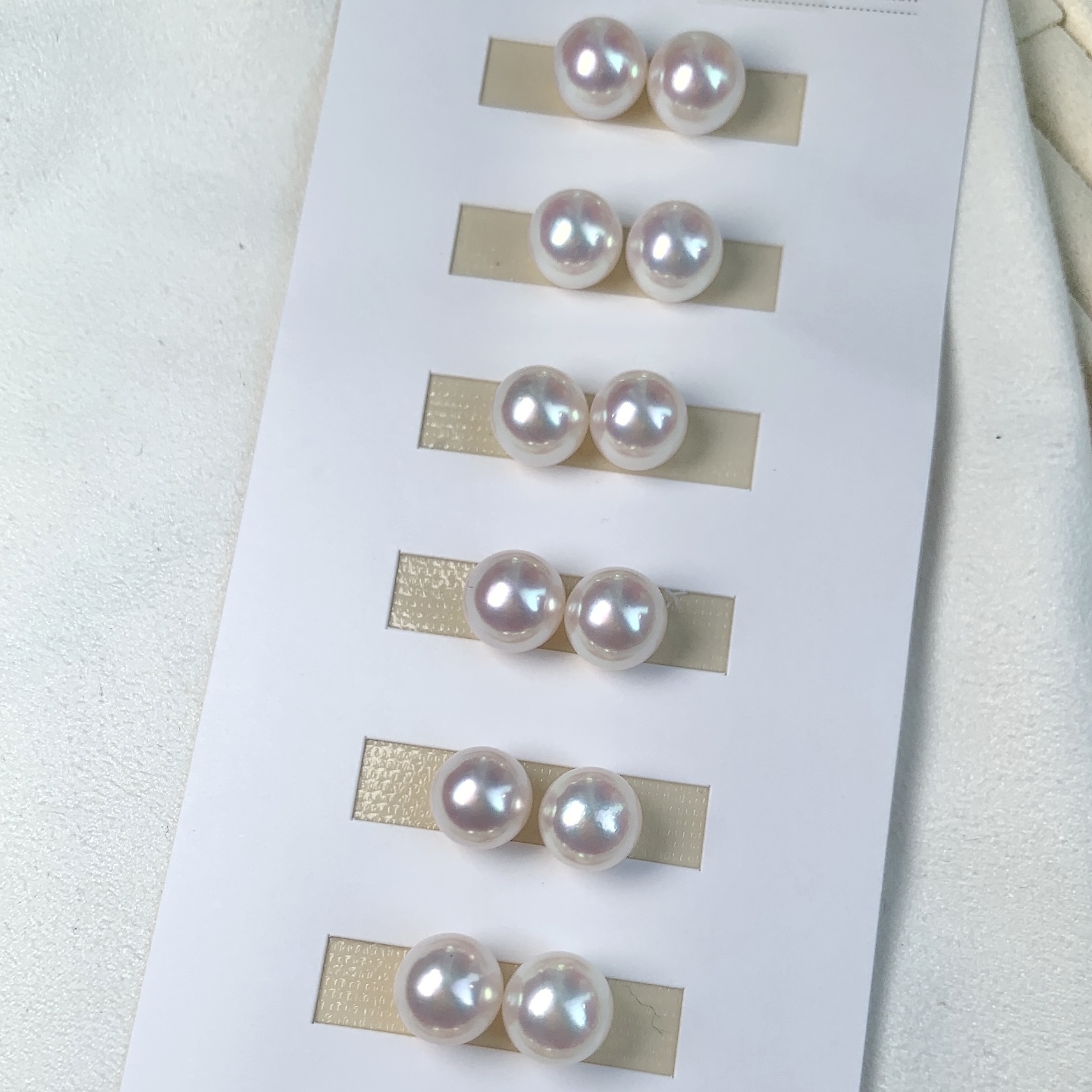 18K Gold Japanese Akoya Pearl Earrings - Mirror Refection Quality (8.5-9mm)