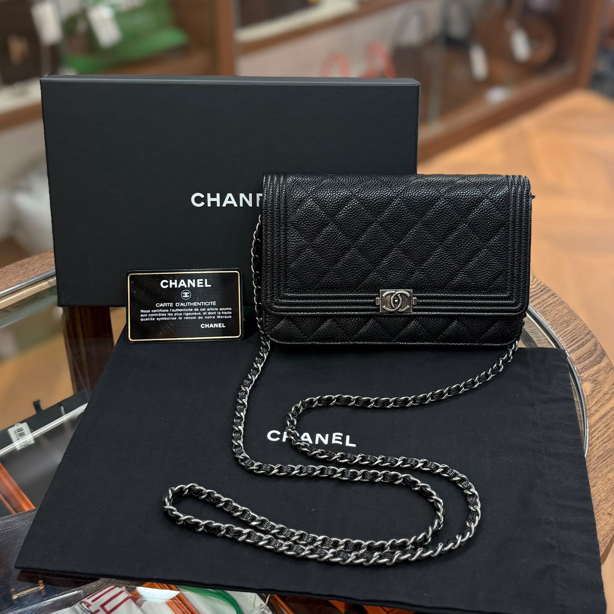 閑置品~BOY CHANEL WOC  CAVIAR 黑色荔枝皮復古銀扣 #20開 #LEBOY #香奈兒