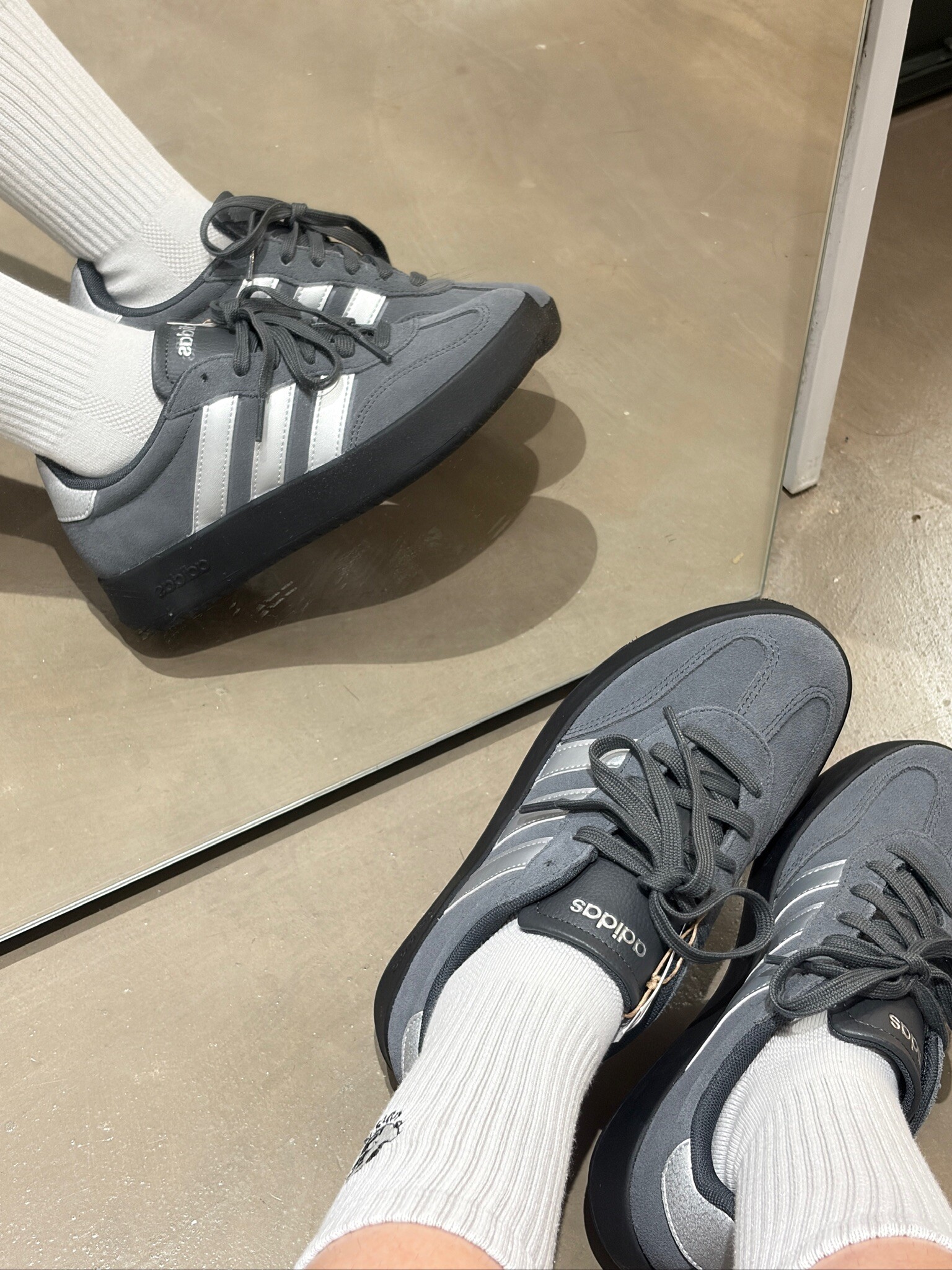 [Pre-order] Adidas Barreda Dark Grey KH6999