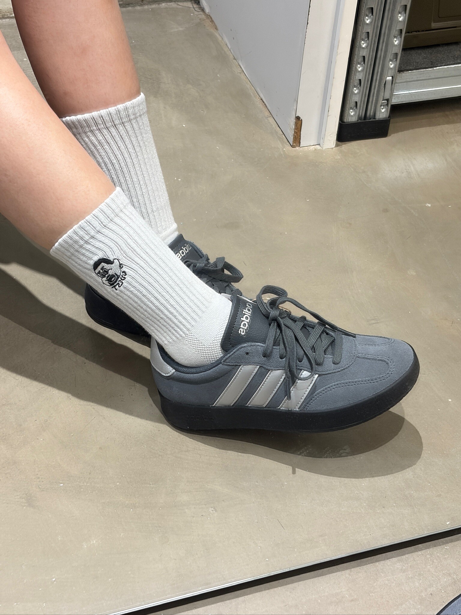 [Pre-order] Adidas Barreda Dark Grey KH6999