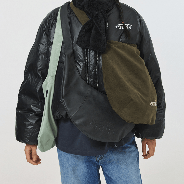 EMIS｜LOGO EMBOSSED HALF MOON BAG [2 colors]