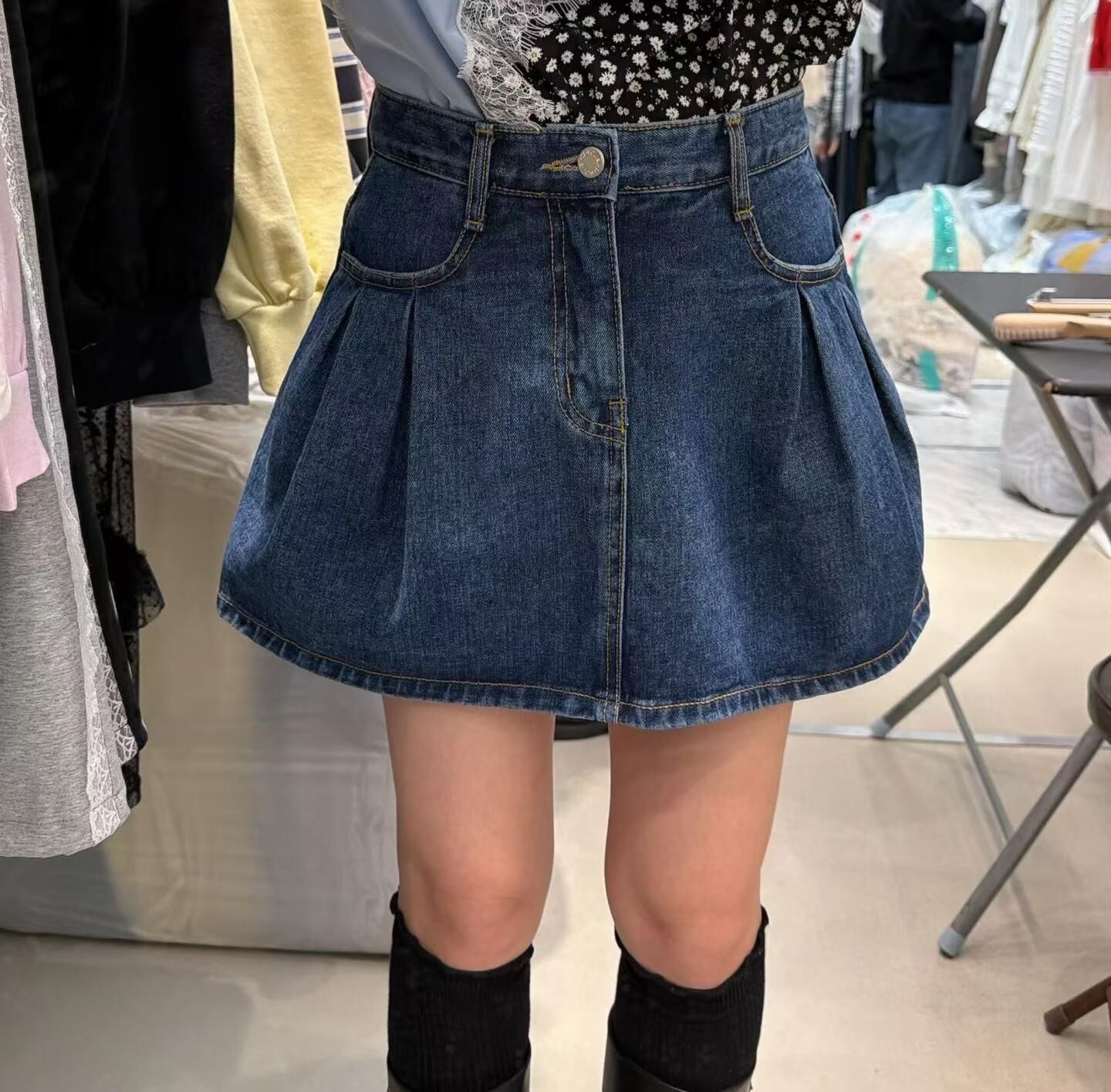 L20   牛仔褲  M:腰28 HIP38 長14.5  /   L:腰30 HIP40 長15 /   XL:腰32 HIP42 長15 $499