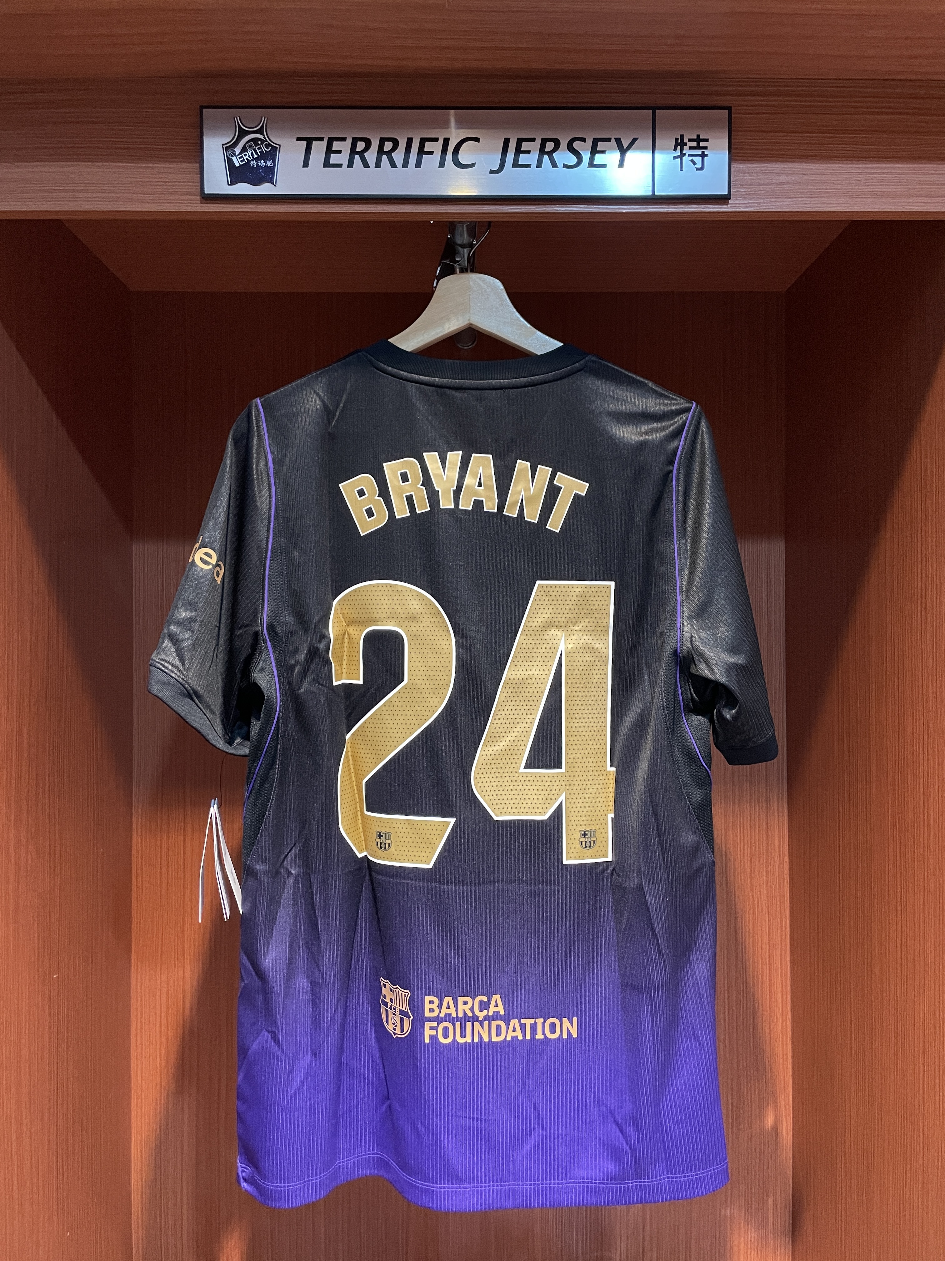 LALIGA足球 Bryant #24 巴塞隆納 曼巴 客場紫 26-27 Away Nike Replica Jersey 球迷版 燙印 全新