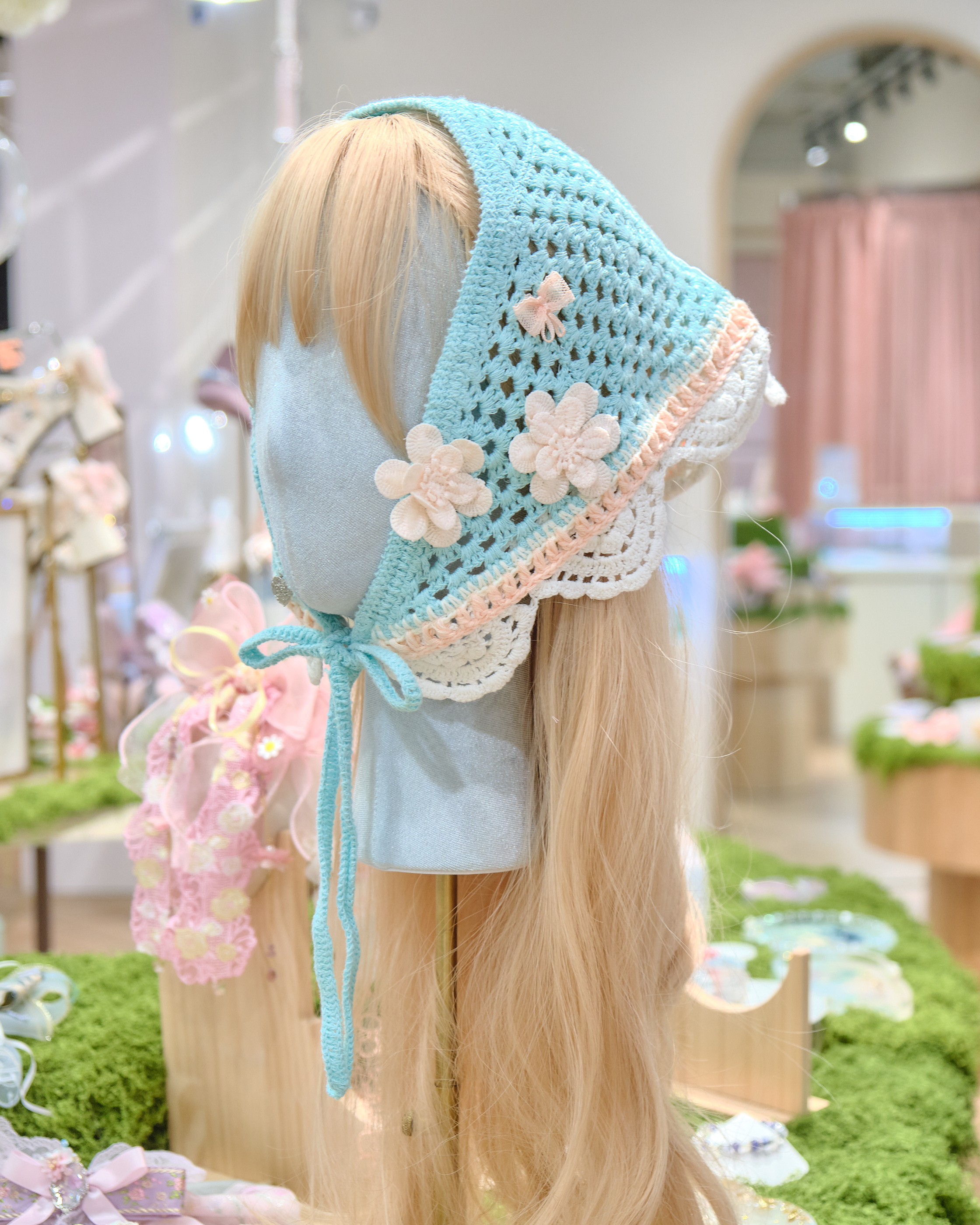 14031 Sculpted Bloom Crochet Bandana