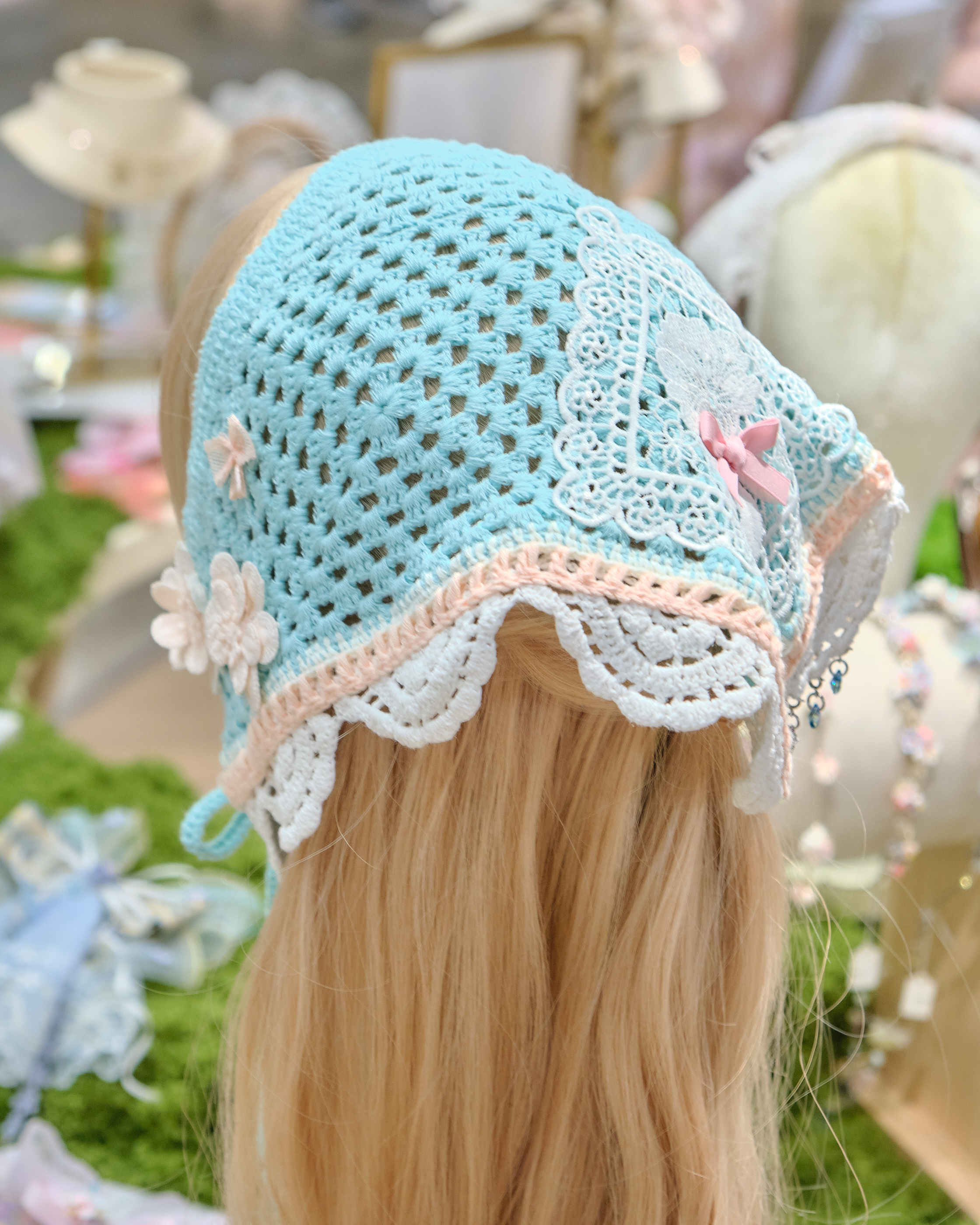 14031 Sculpted Bloom Crochet Bandana