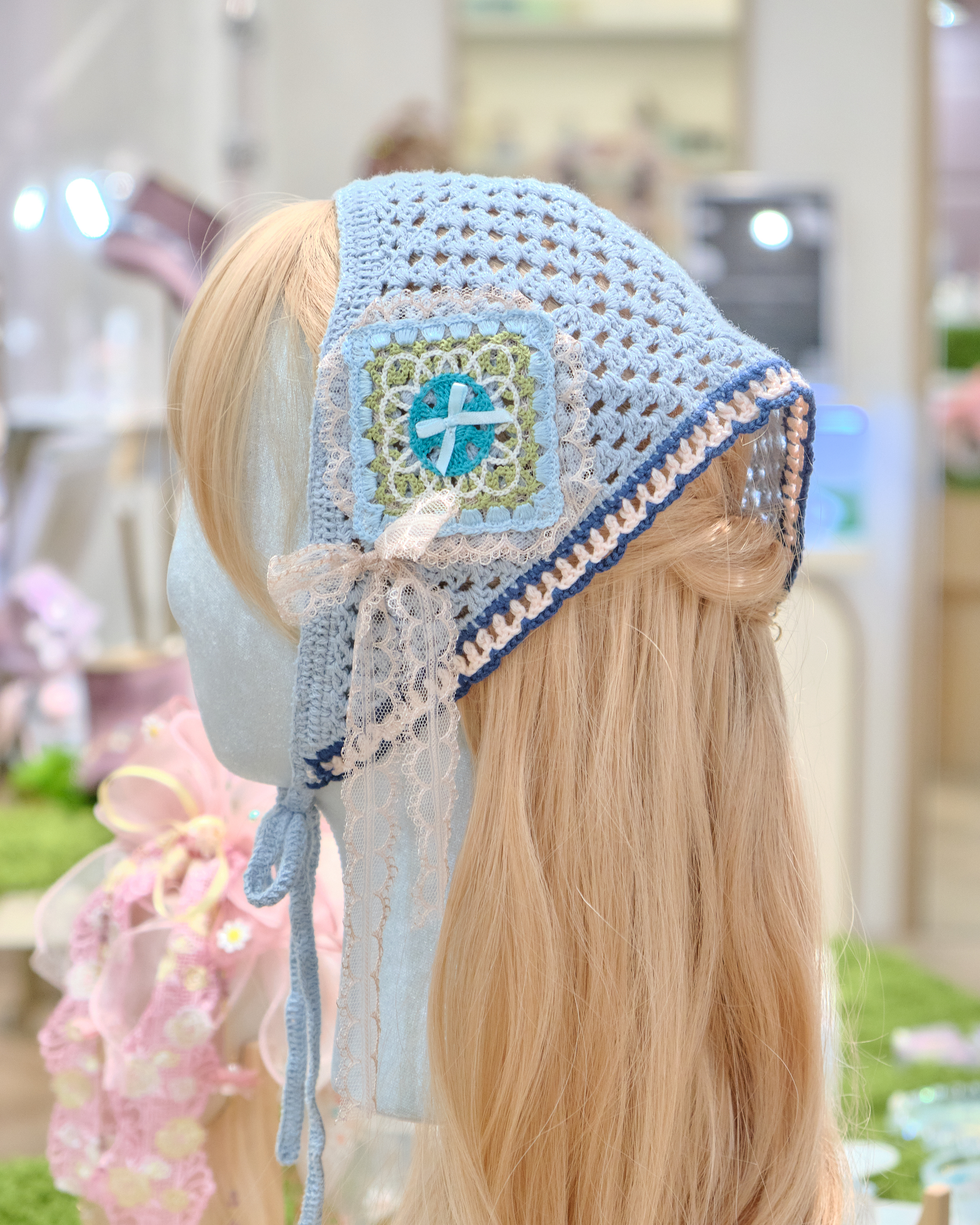 14030 Sculpted Bloom Crochet Bandana
