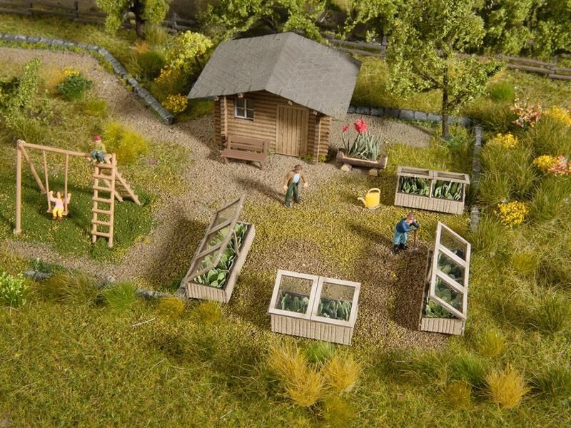 Noch 14025 HO scale Cold Frames with Lettuce
