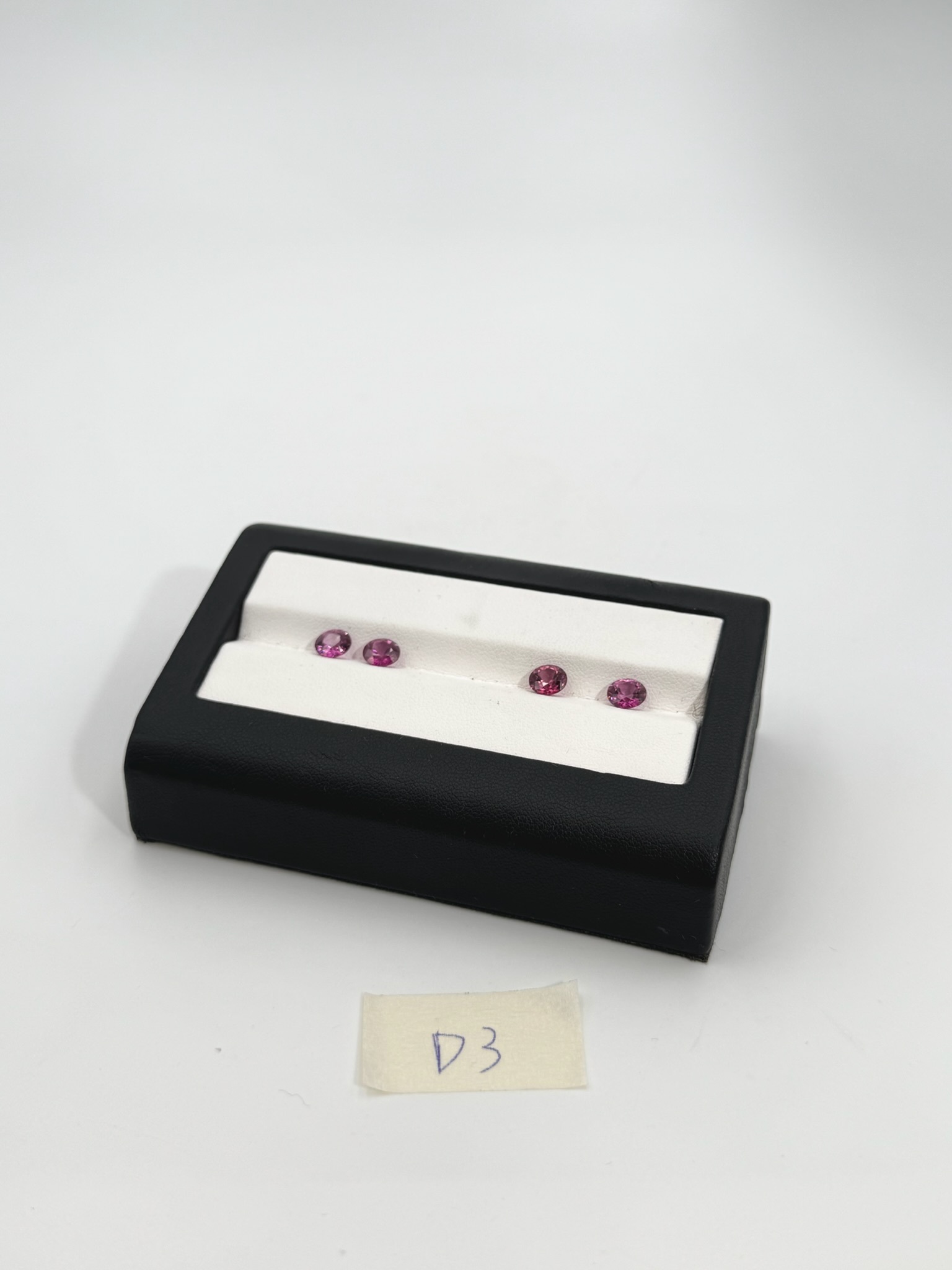 EV003 D3 玫塊石榴石 Rhodolite（紫粉） 6.5MM 一對 約2.2ct