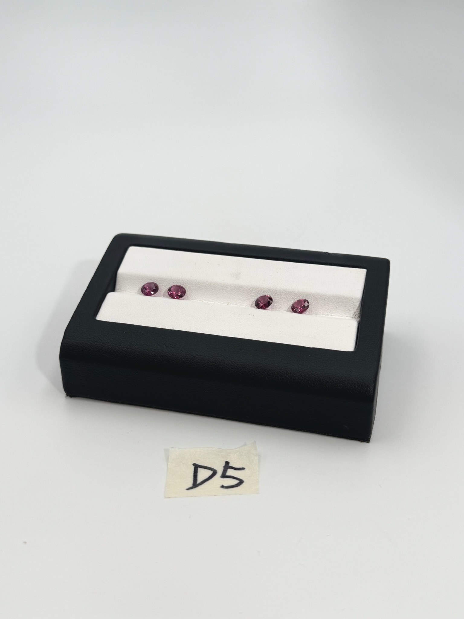 EV005 D5 玫塊石榴石 Rhodolite（紫粉） 6MM 一對 約1.8ct
