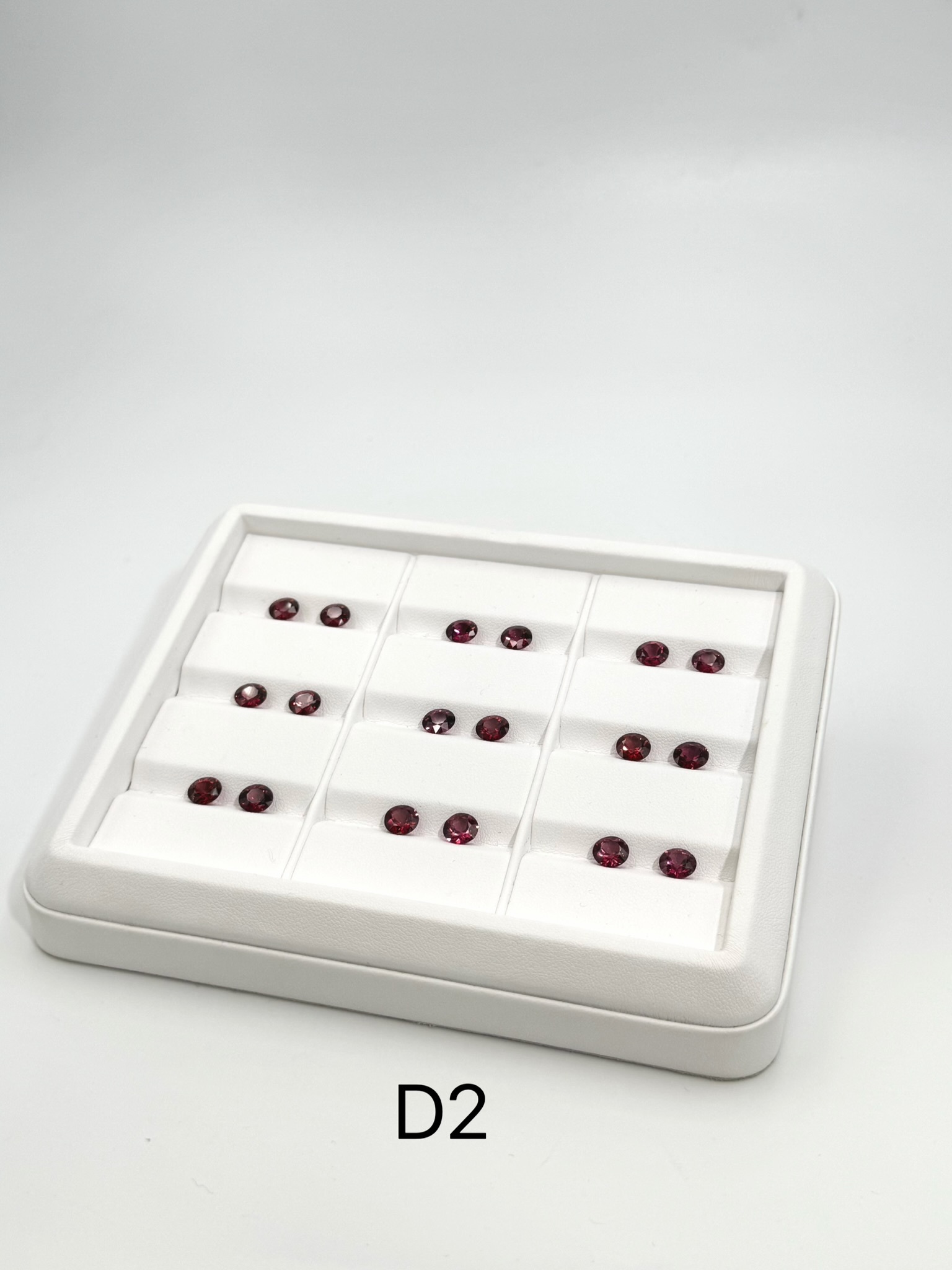 EV002 D2 玫塊石榴石 Rhodolite（玫紅） 7MM 一對 約2.9ct