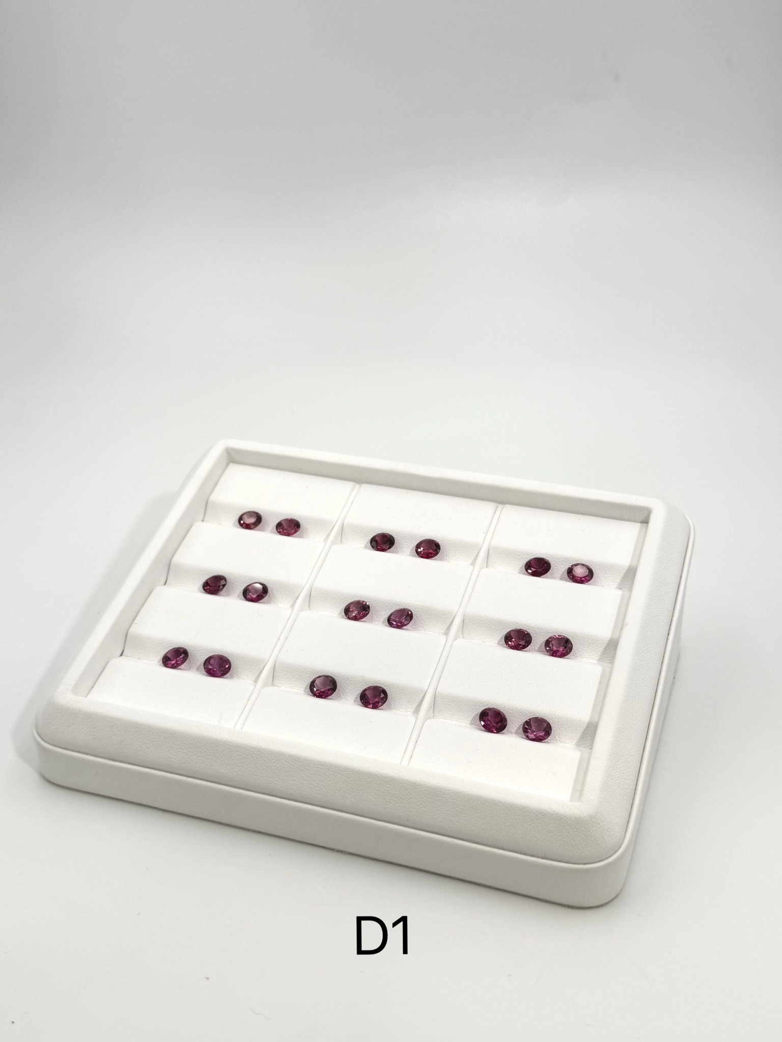 EV001 D1 玫塊石榴石 Rhodolite（紫粉） 7MM 一對 約2.9ct