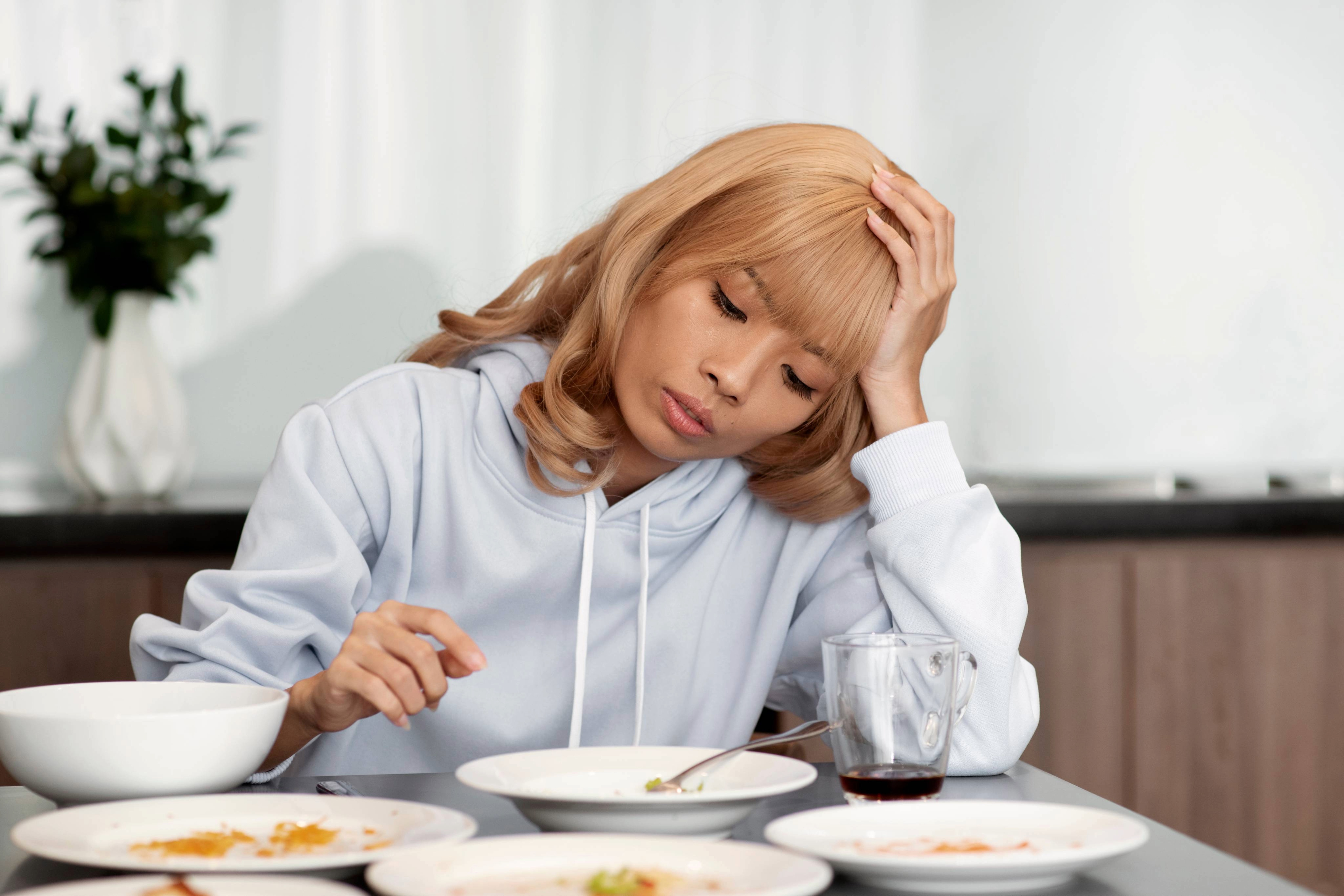 胃脹氣原因之一是吃飯吃太快，容易造成胃脹氣、肚子脹脹不舒服