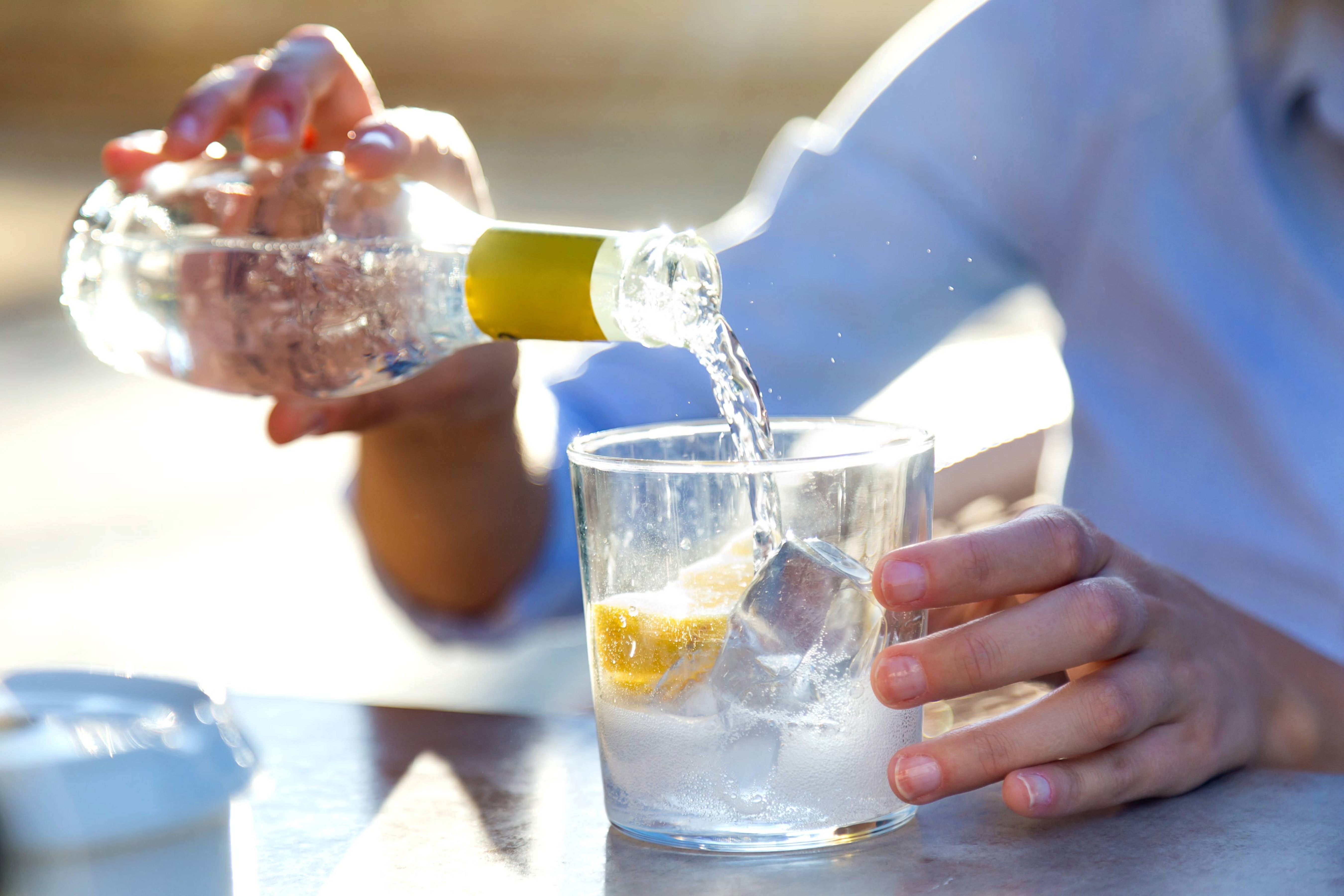 喝太多容易產氣的飲料也是胃脹氣的原因之一