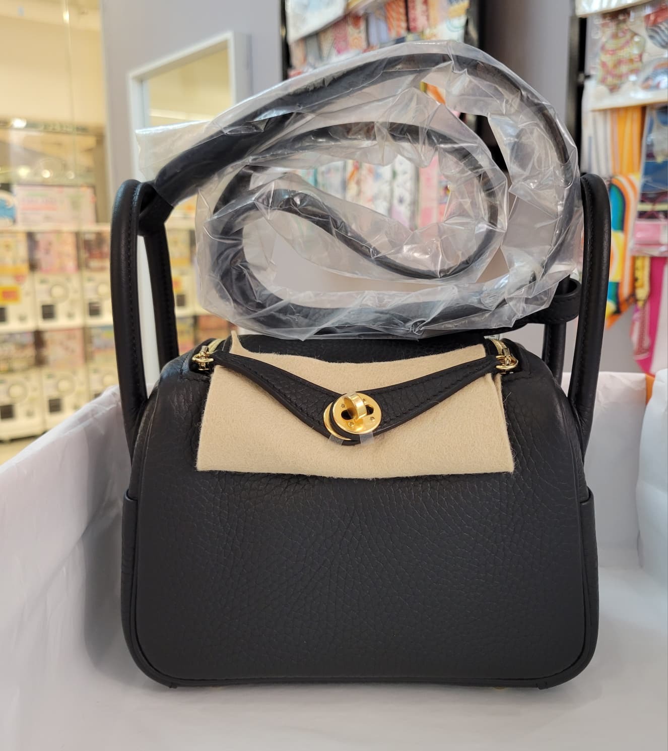 HERMES MINI LINDY 2 NOIR CC 黑金 2代 短帶 TC皮