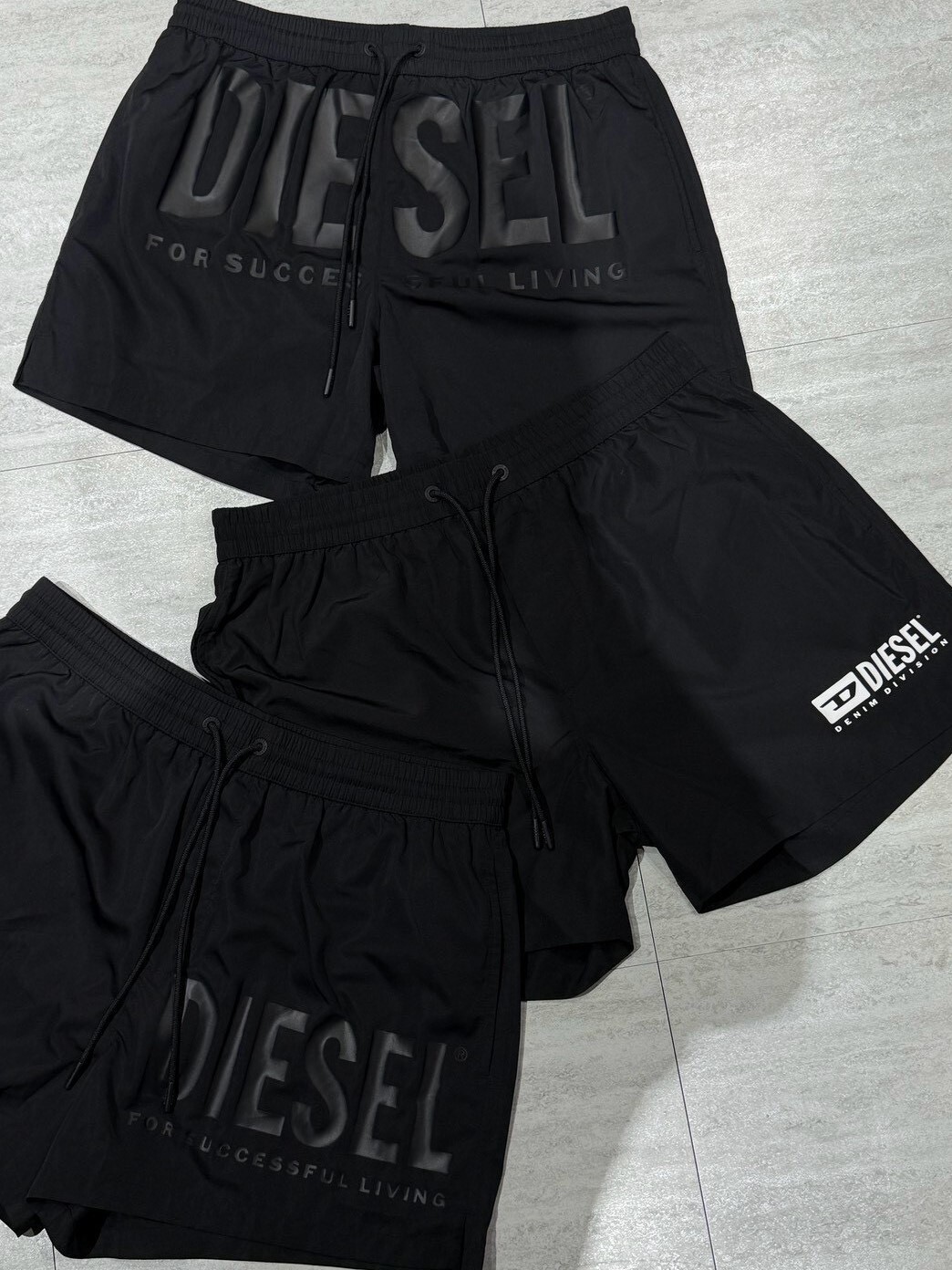 折扣 DIESEL 限定款 質感尼龍字體Logo黑短褲 海灘褲