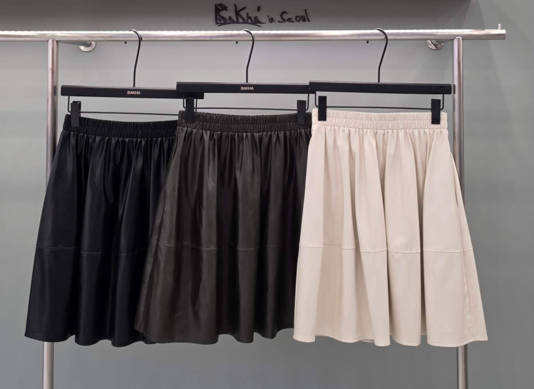 Bak17SO skirt