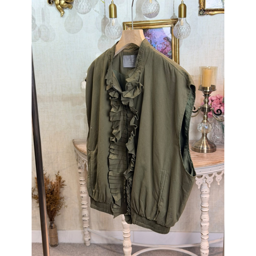 HKCG0917-026 荷葉邊背心外套(A26)