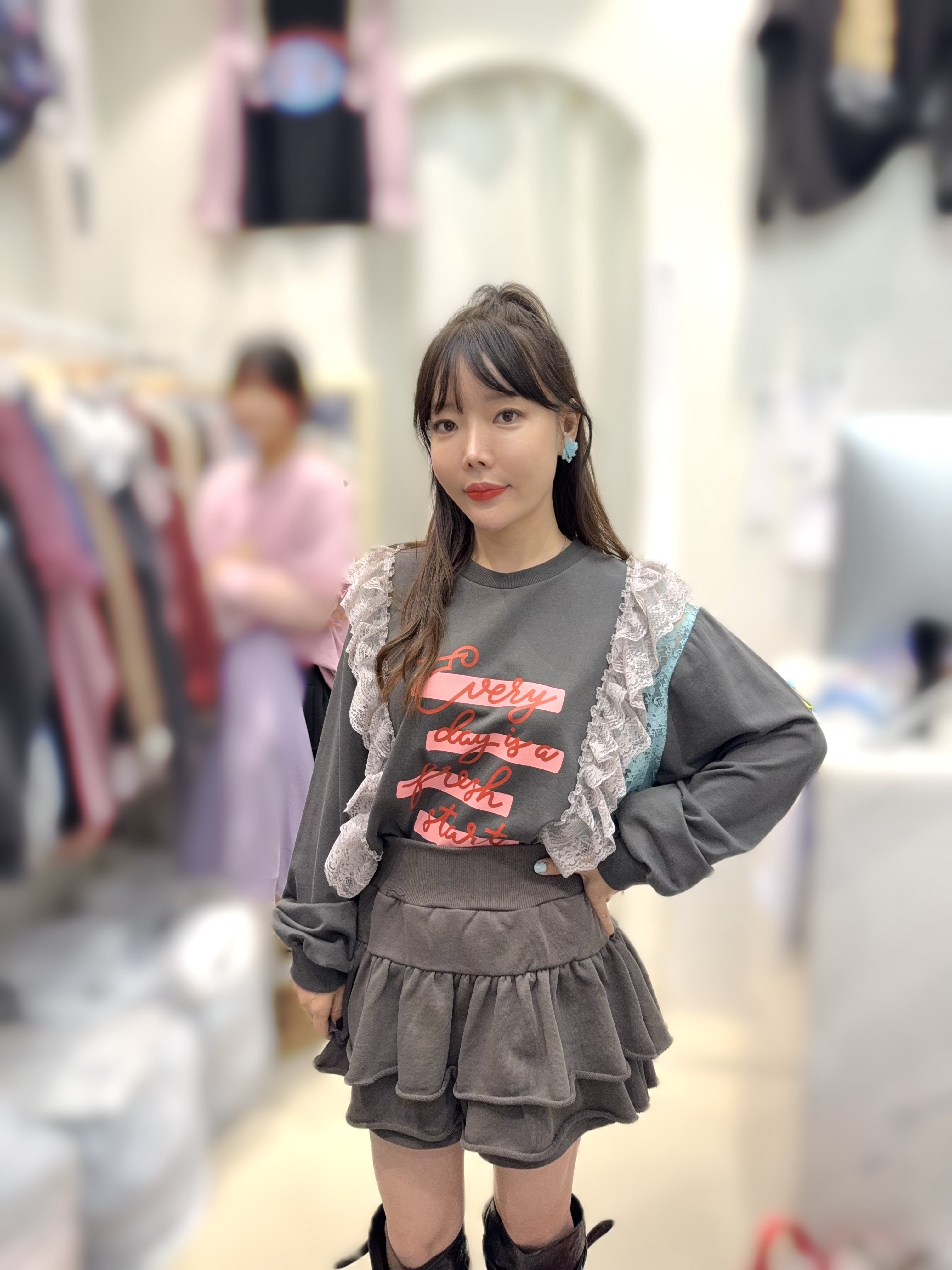 L06 胸44 長25 $529 校長價