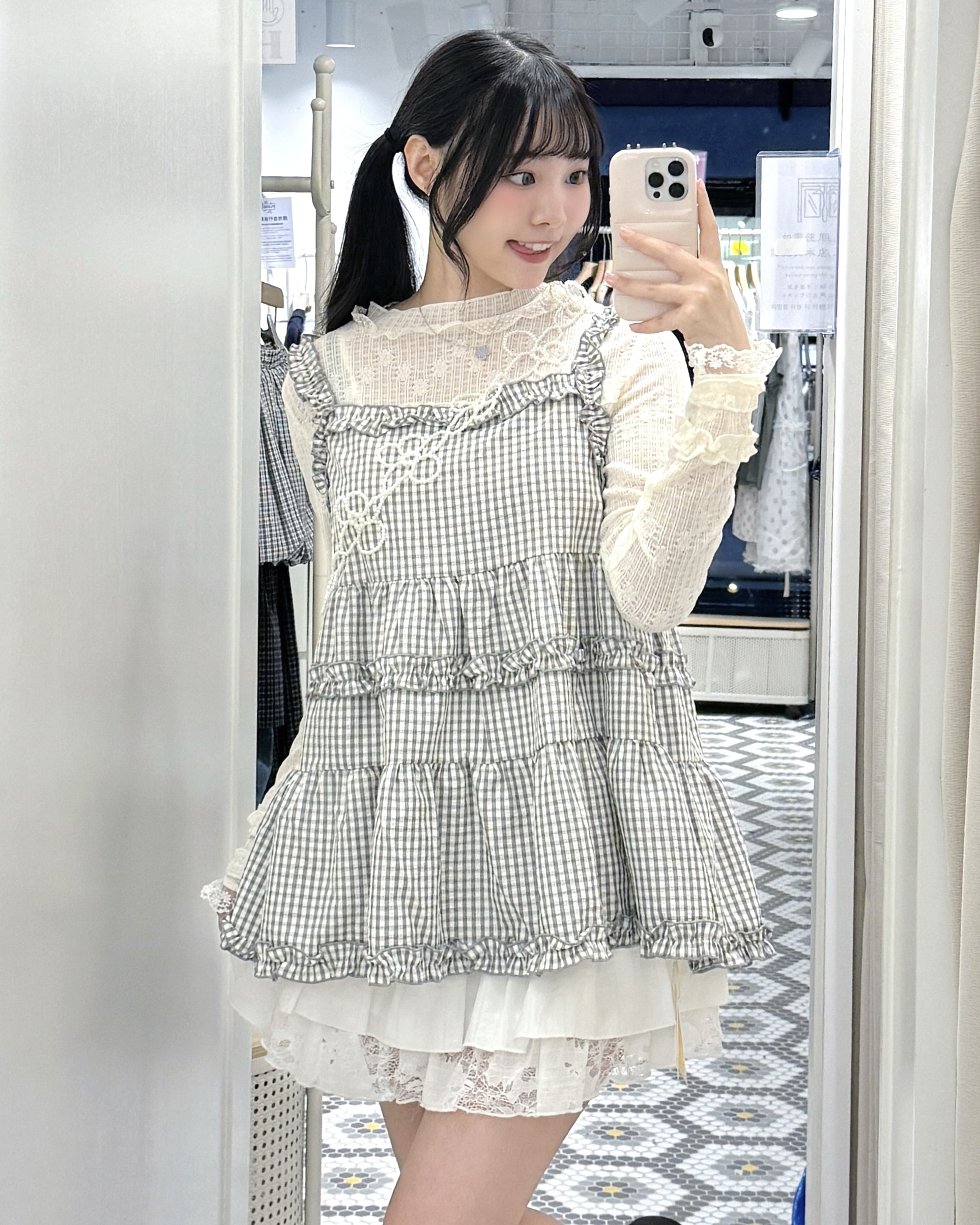 EA1369｜小可愛感ruffle ruffle邊格紋背心外搭上衣🥐. ݁˖ . ݁݁🥖