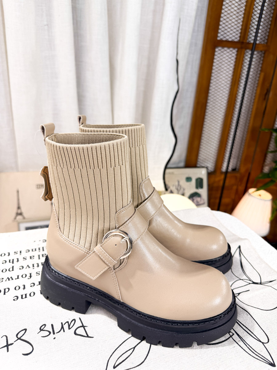 羅紋料筒位．銀扣．真皮 厚底短BOOTS【不設退換】