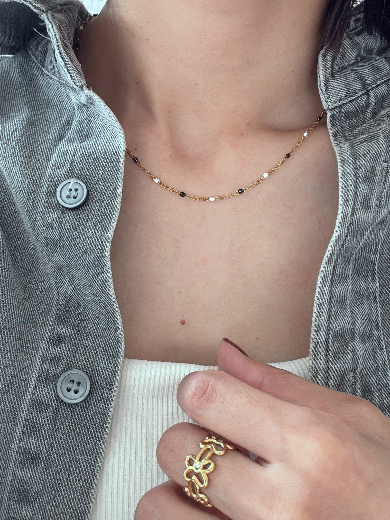 monochrome beads gold necklace