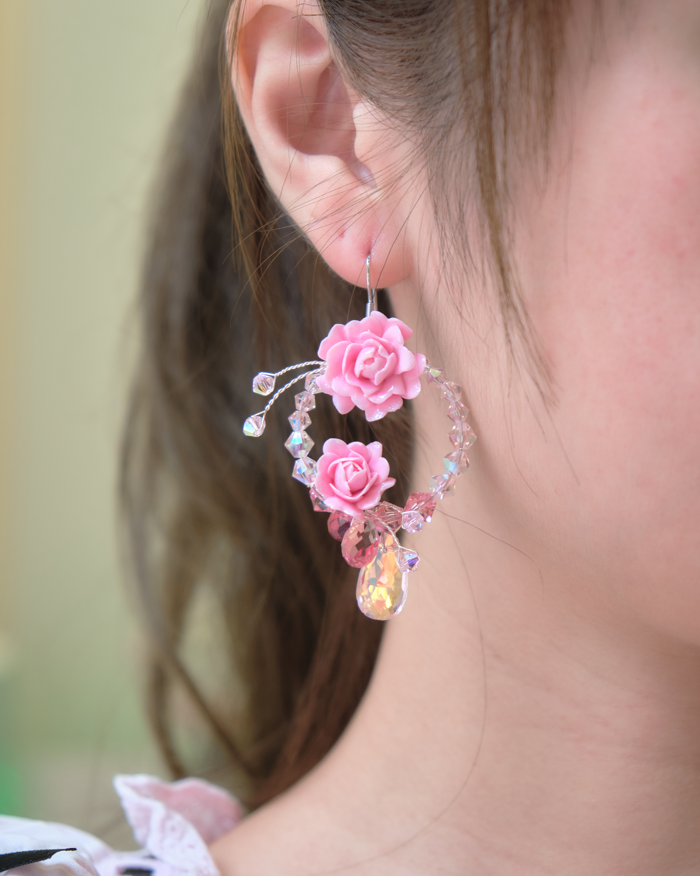 13961 Crystal Garden Wreath Hoops