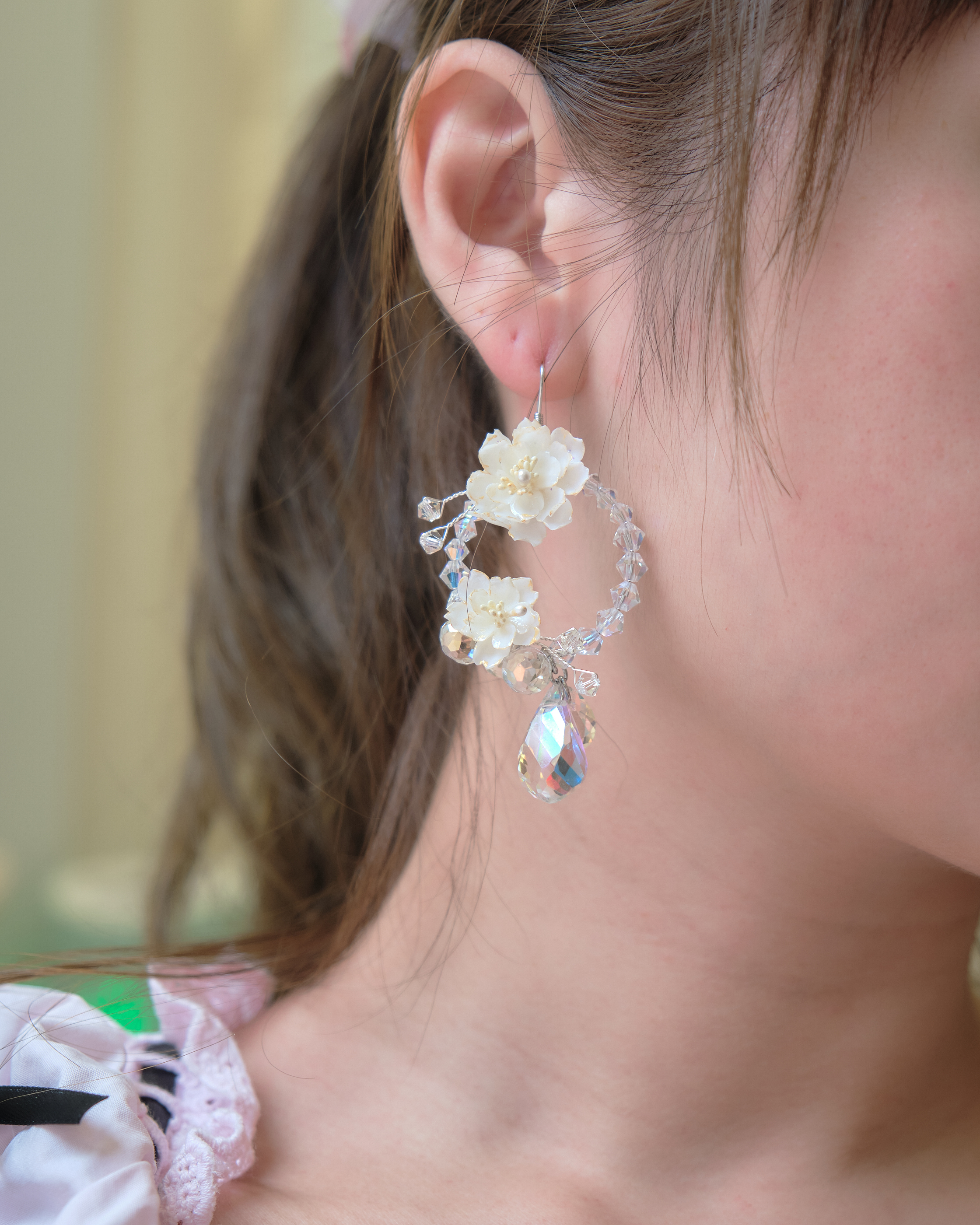 13959 Crystal Garden Wreath Hoops