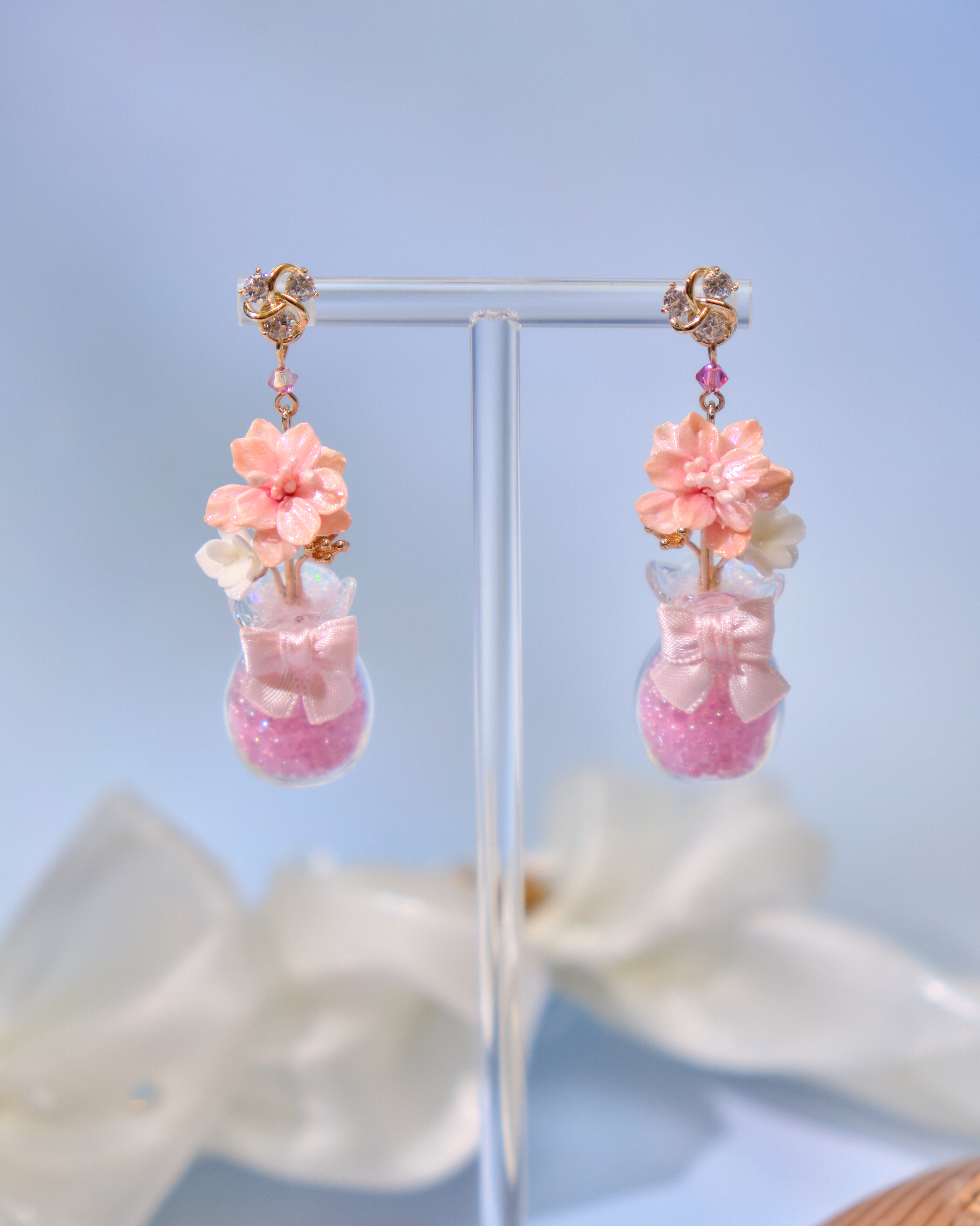 13952 Floating Bloom Vase Earrings
