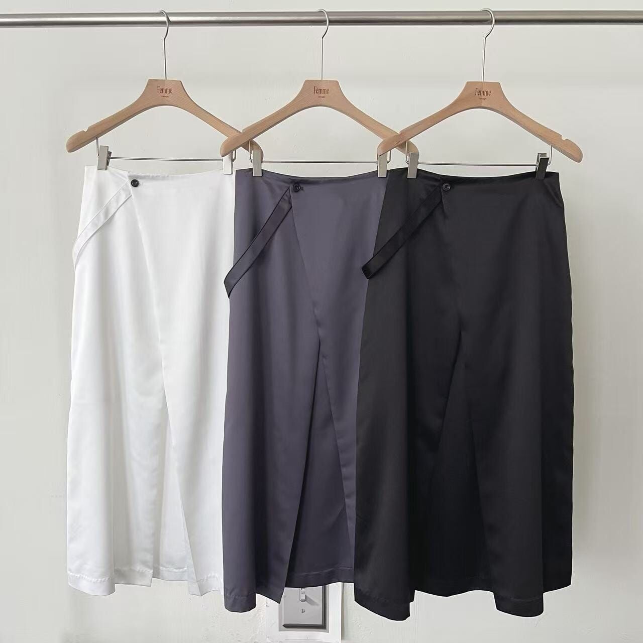 LF7114 前片交叉腰帶長裙