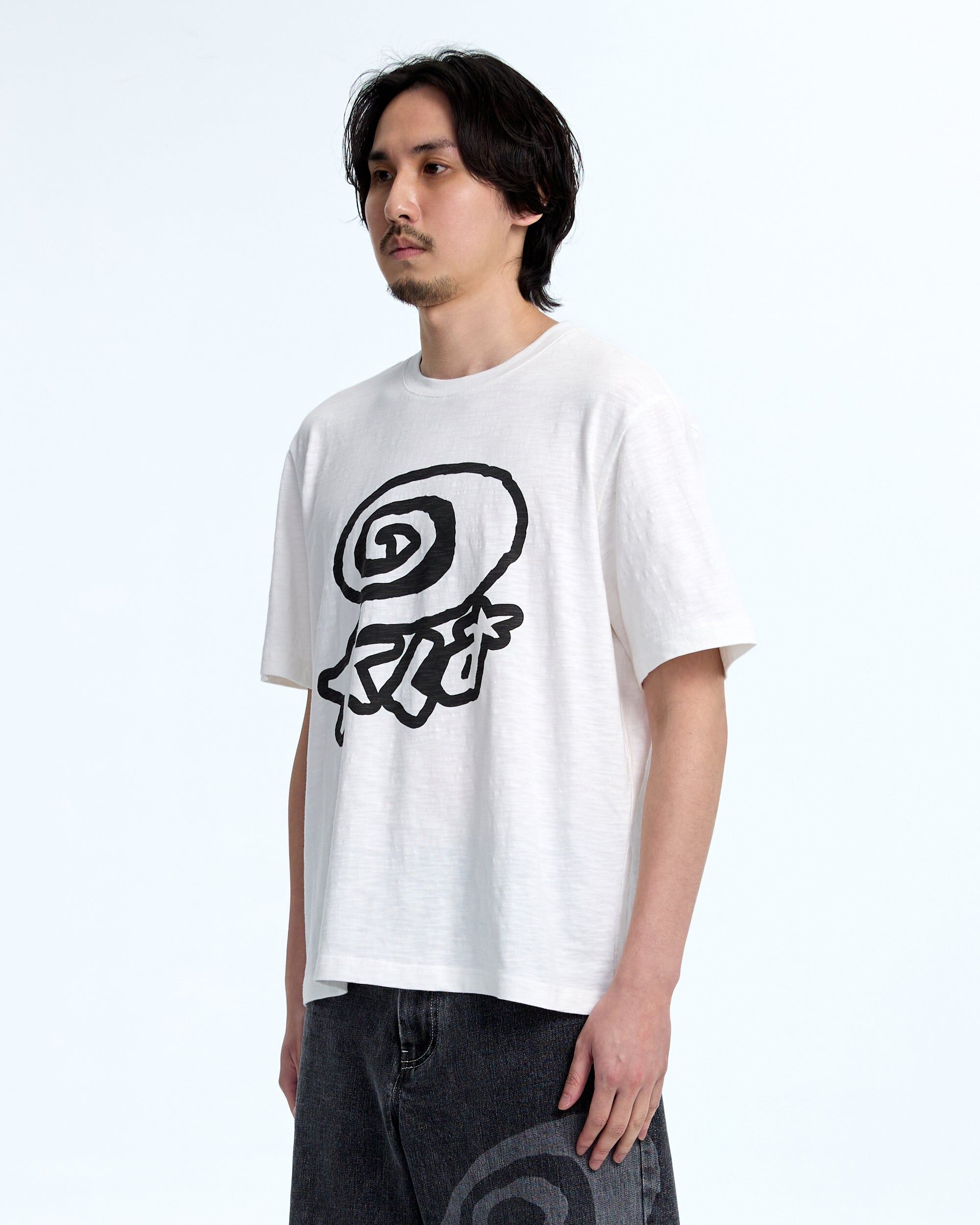 PLATEAU STUDIO｜PLA tee (White)