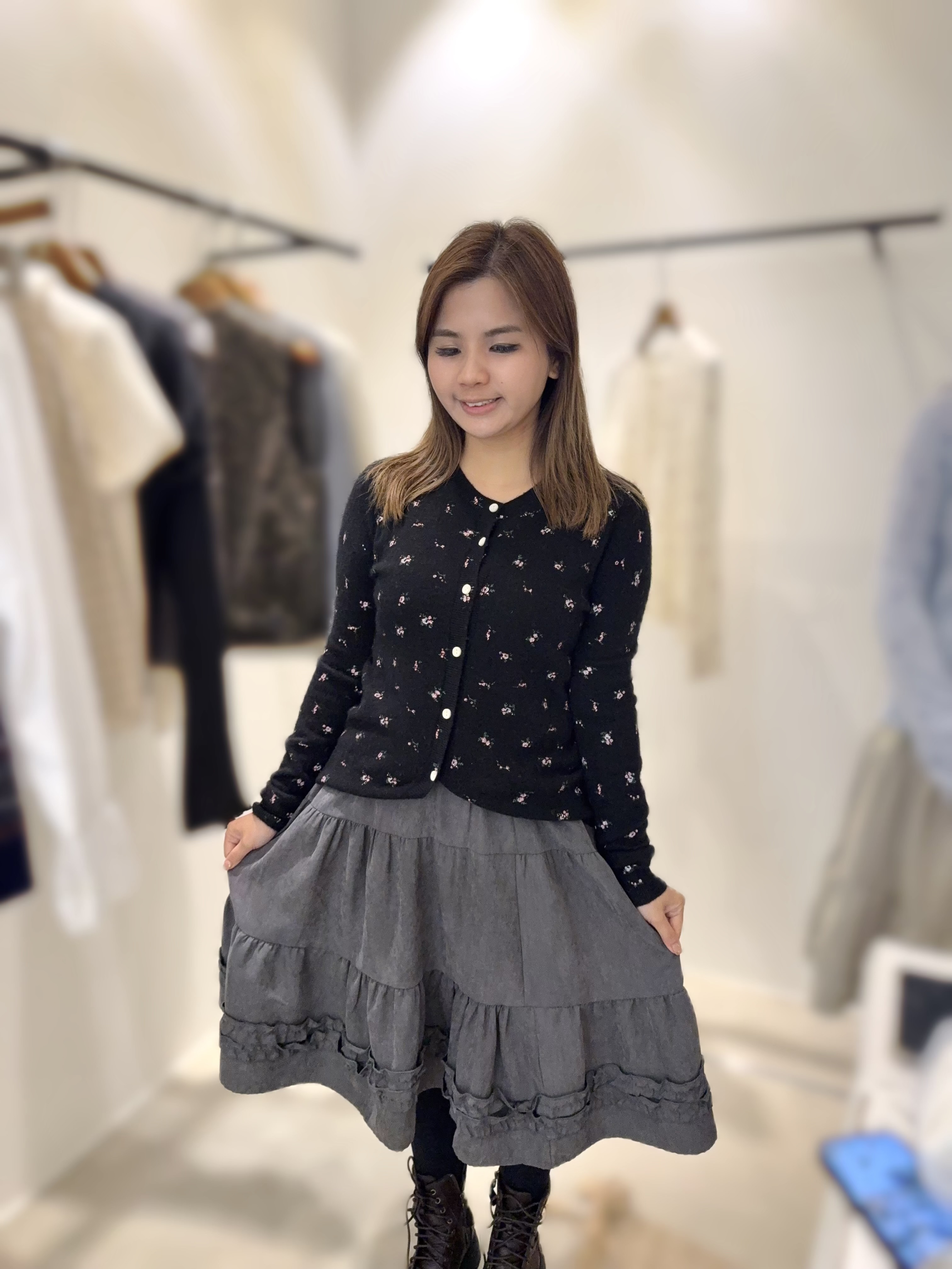 SR01   羊毛90%  CASHMERE  10 %  胸42-51 長23 $599