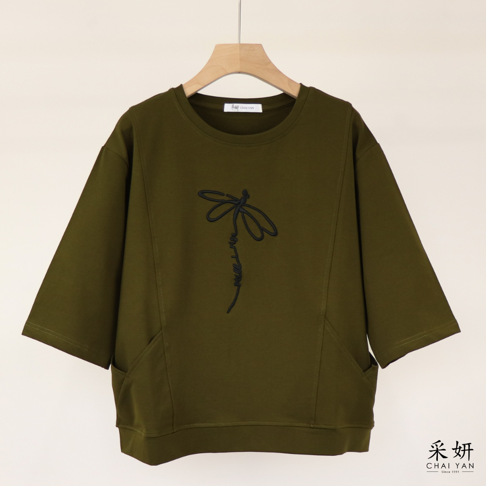 蜻蜓立體刺繡落肩五分袖上衣