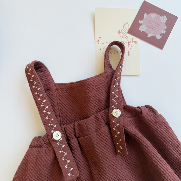 刺繡小花背心裙