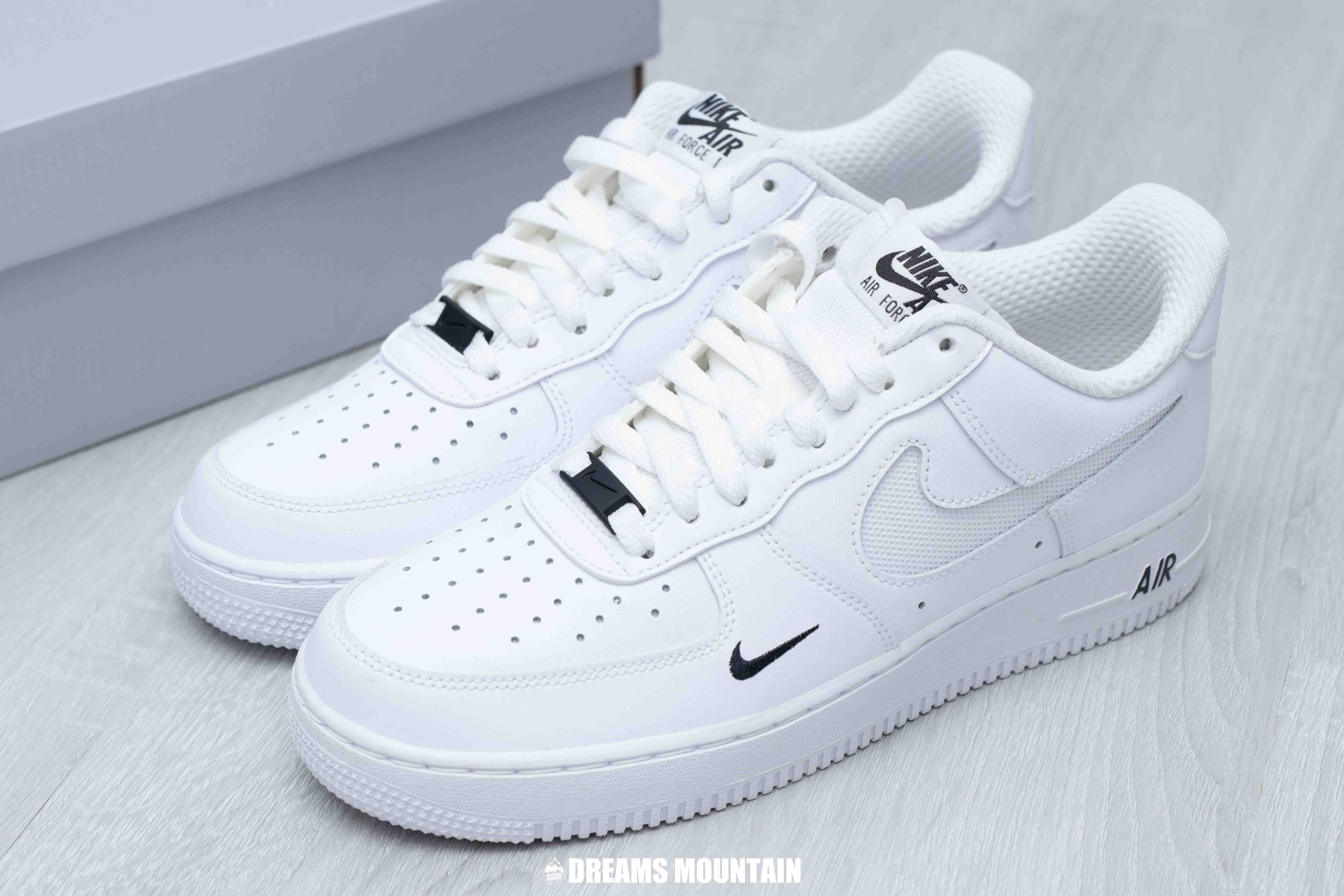 【預訂】NIKE AIR FORCE 1 07 LV8 白黑小剔 -MEN