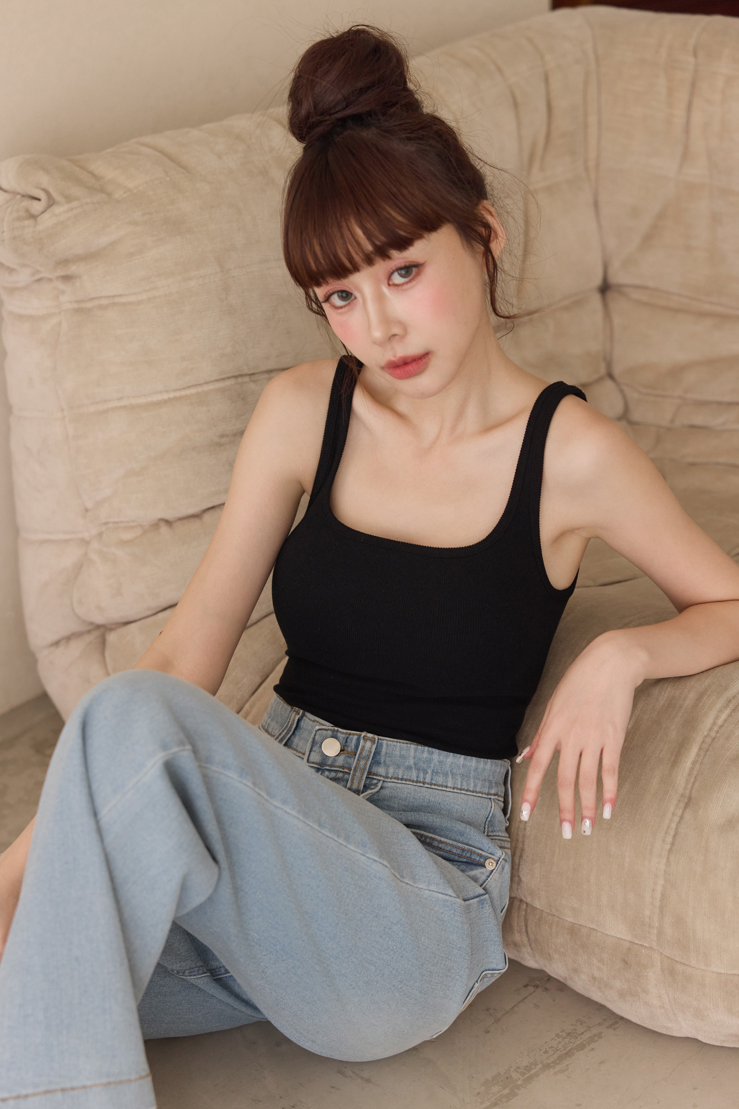 起毛タッチ肌ざわりの良い美胸カップ付きタンクトップ