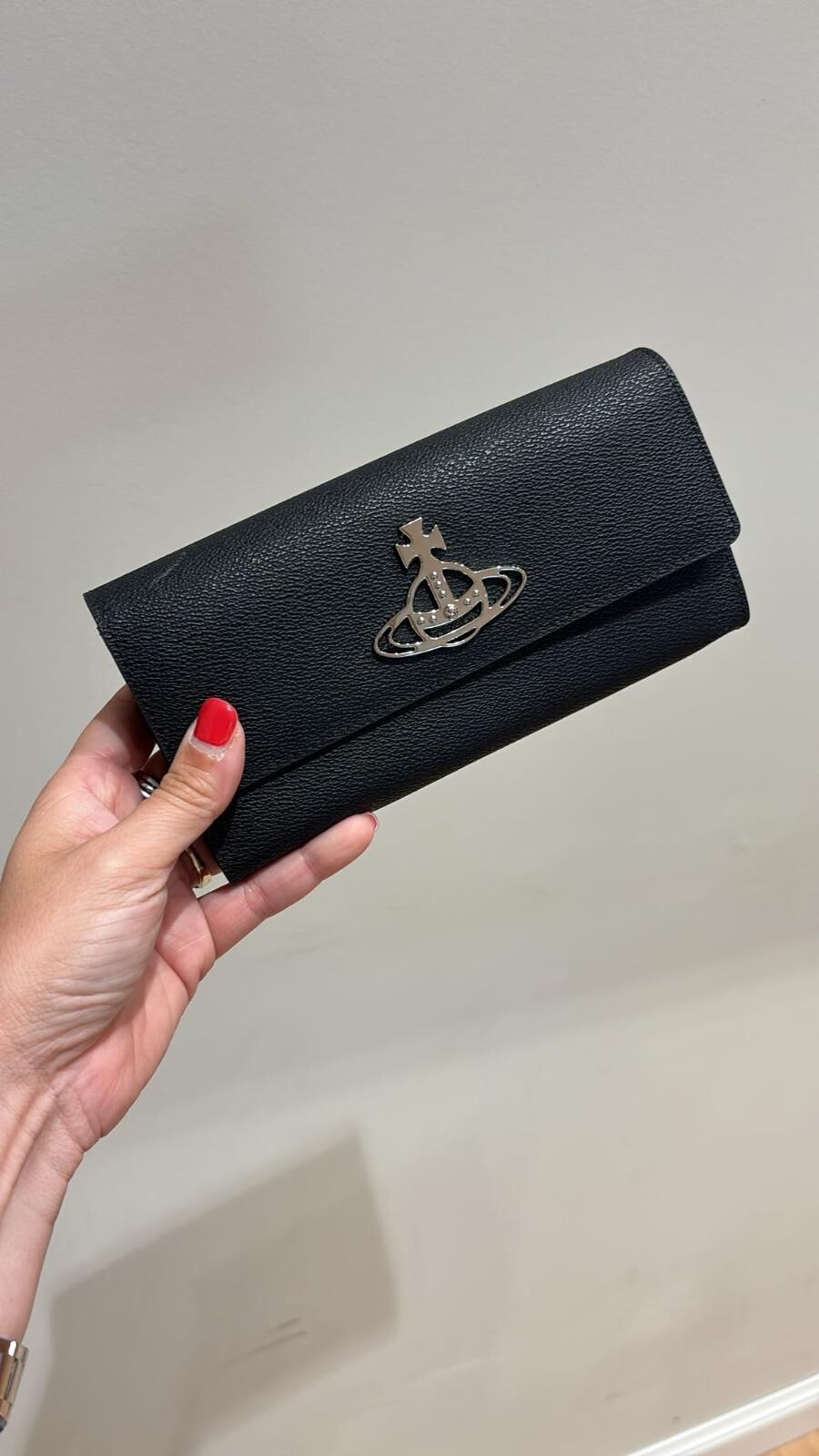 LYS02644  Vivienne Westwood 銀色大Logo黑色啪鈕長銀包