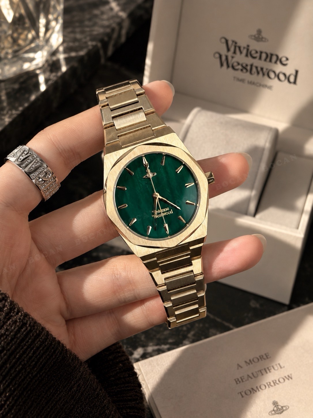 <極限折扣半價拿下> VIVIENNE WESTWOOD LIMEHOUSE 復古寶石綠八角手錶