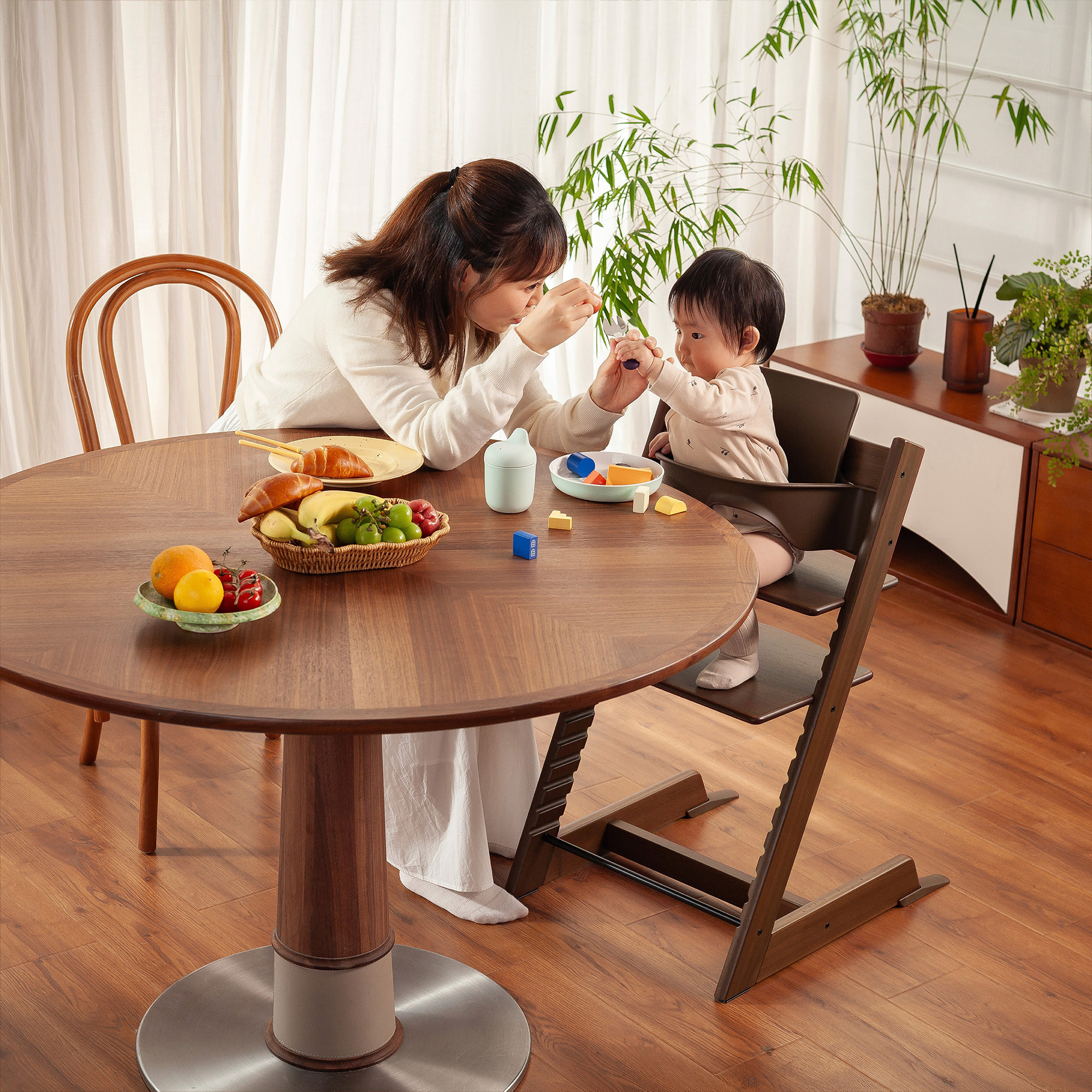 Stokke - TrippTrapp® Chair Signature Walnut Warm Brown| Stokke