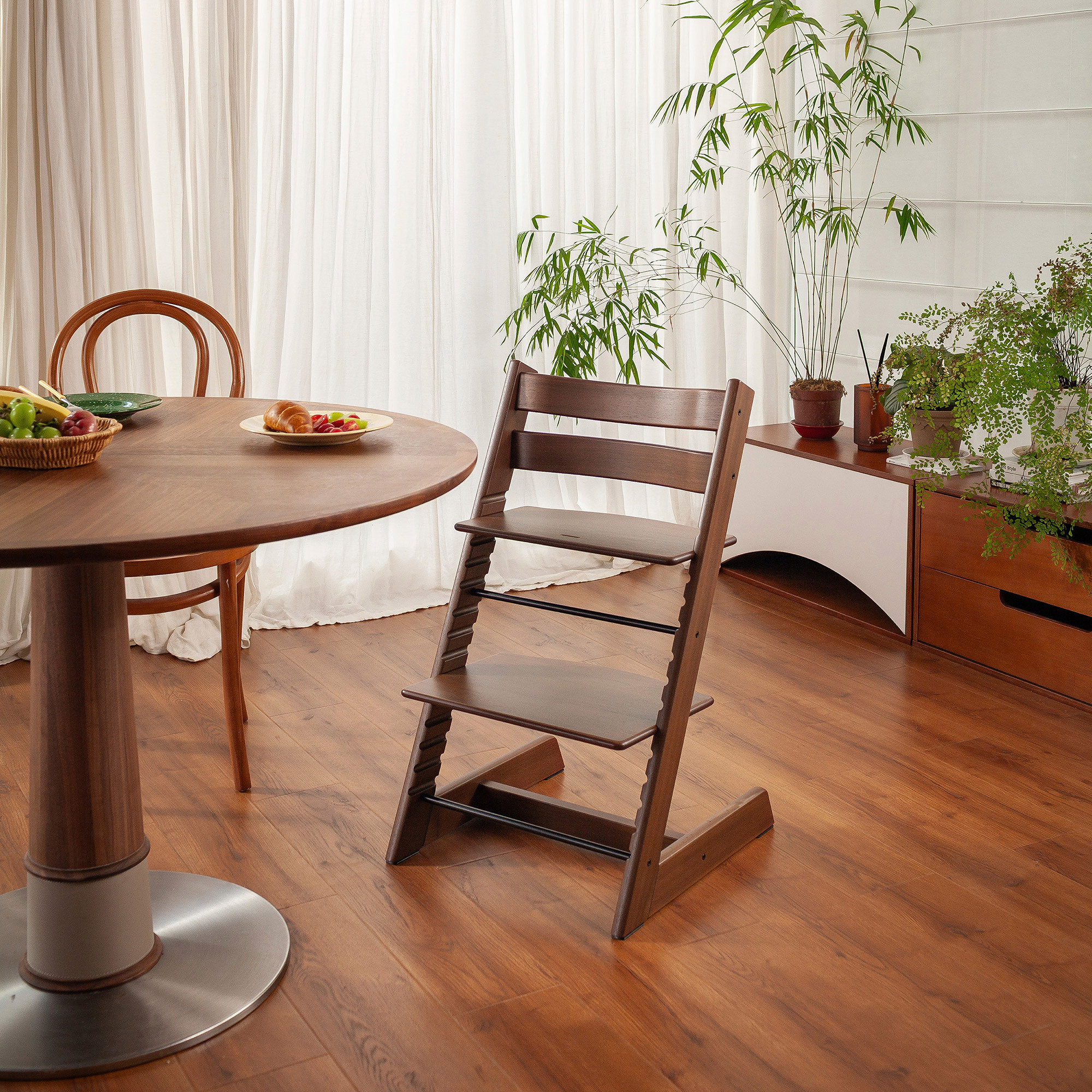 Stokke - TrippTrapp® Chair Signature Walnut Warm Brown| Stokke